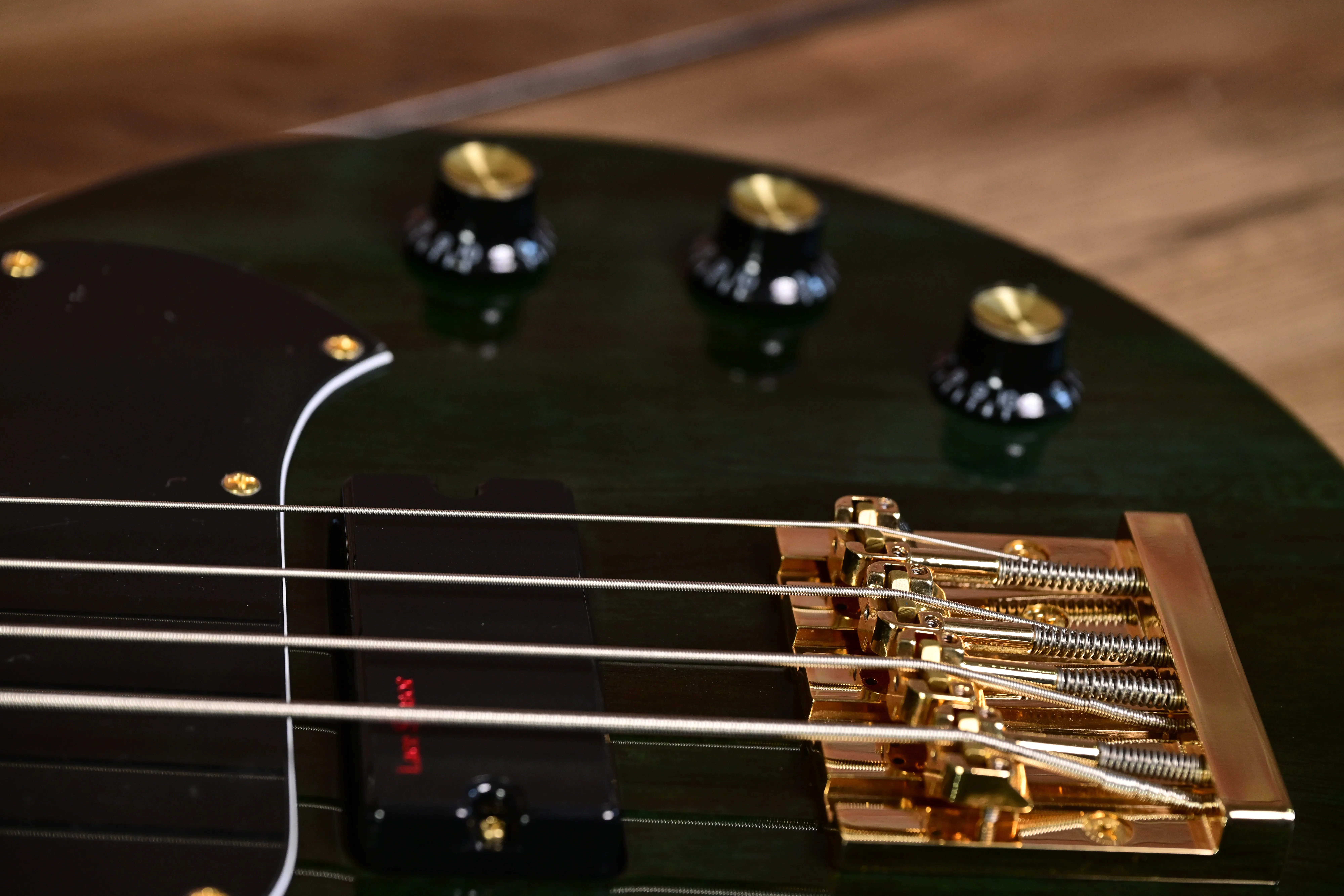 Warlord Bass Transparent Emrald  Green