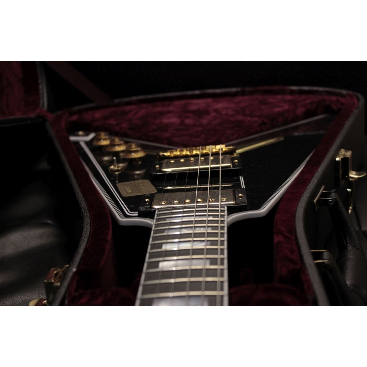 Flying V Custom in Ebony *Showroom-Model* - E-Gitarre