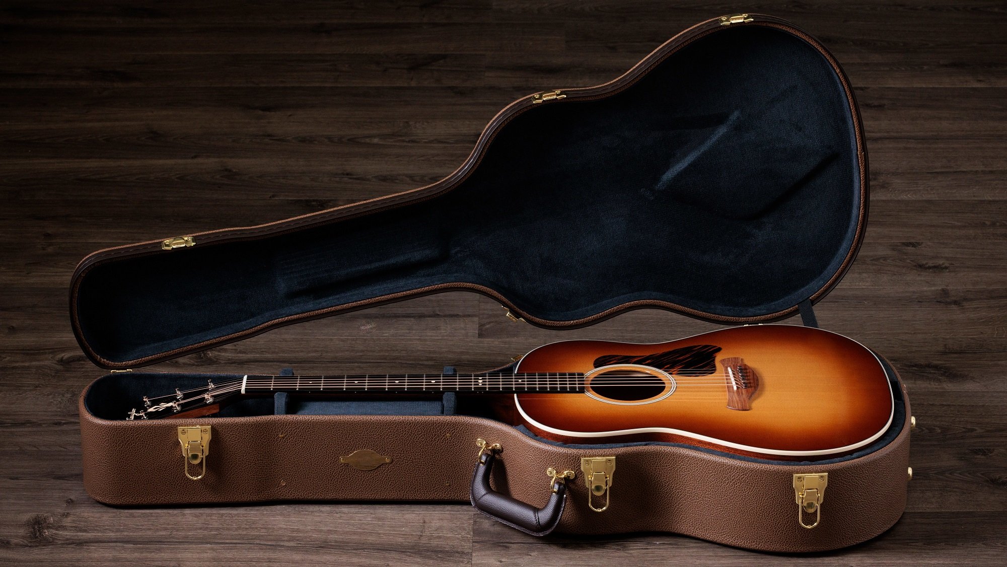 Gold Label 517e SB Firestripe Westerngitarre