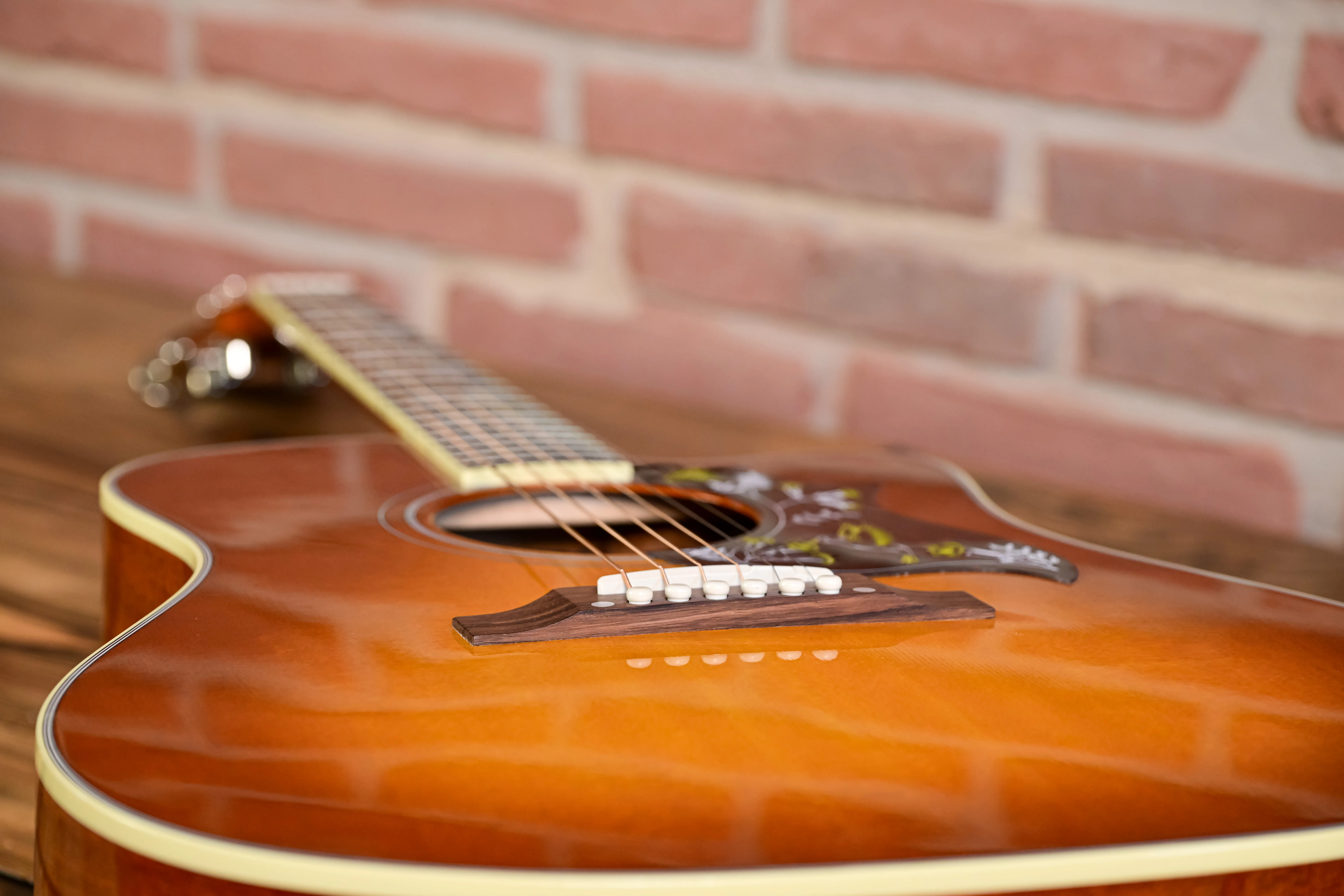 Hummingbird Standard EC Heritage Cherry Sunburst
