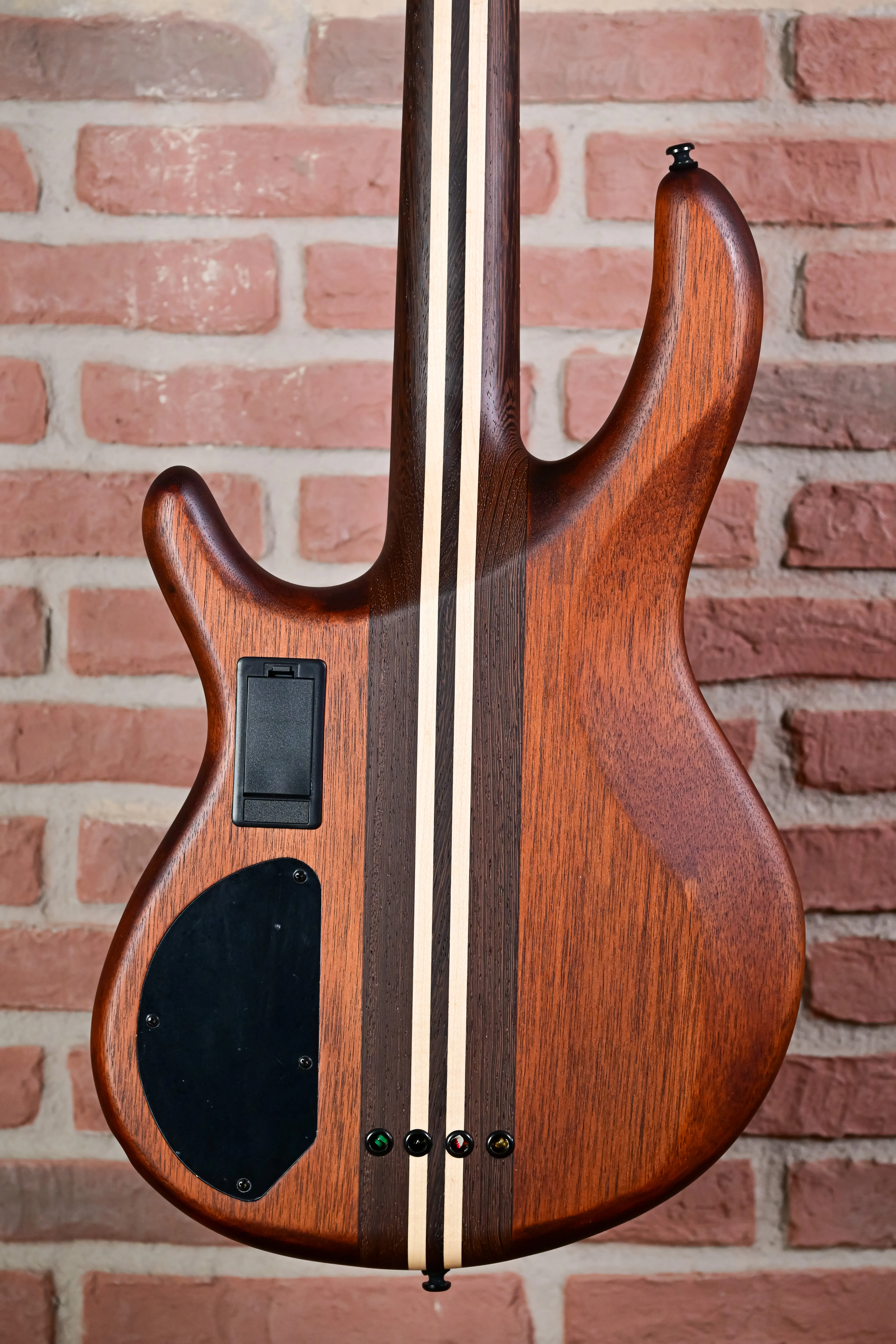 A4 Ultra Ash Bass Etched Natural Black