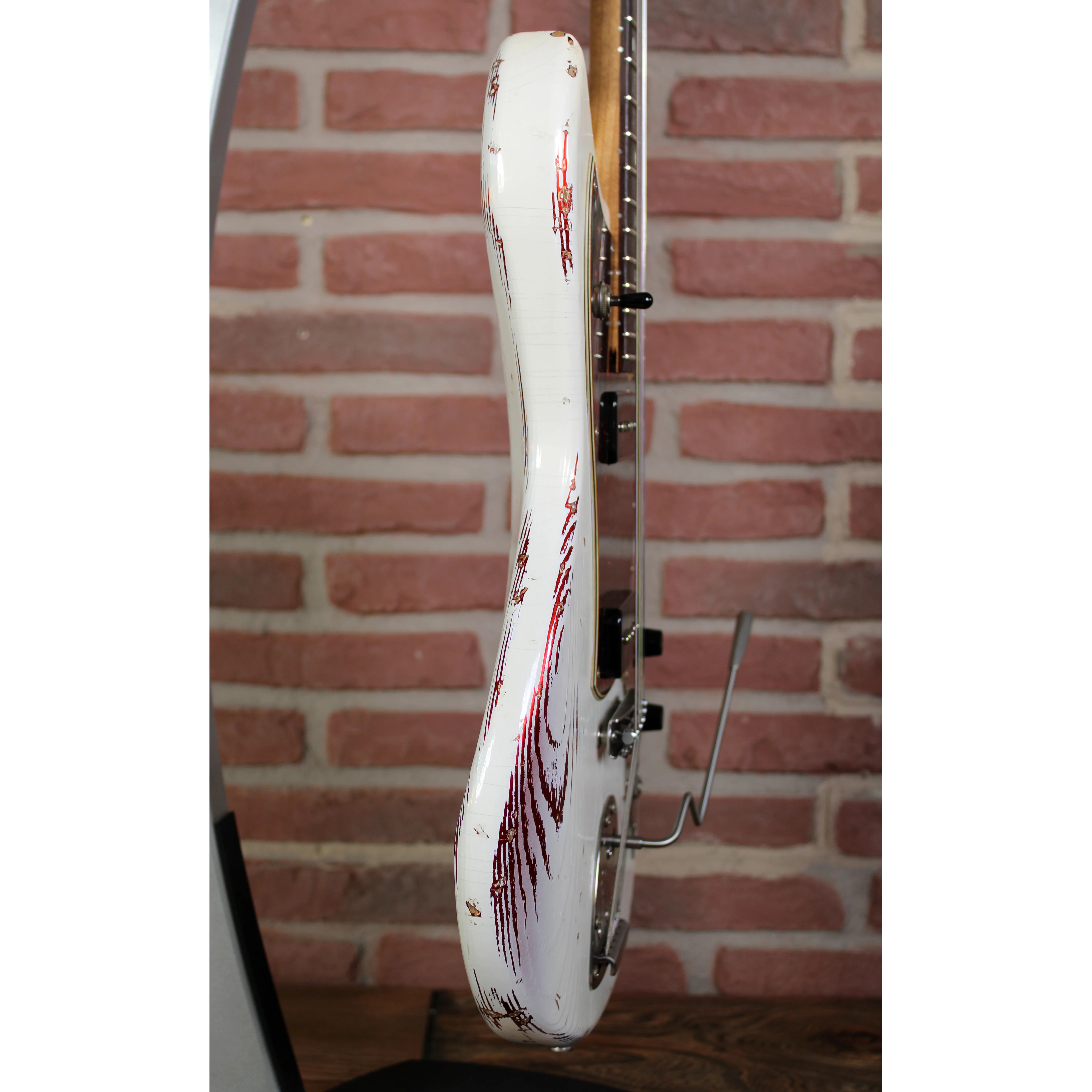 Serus J Olympic White over Candy Apple Red