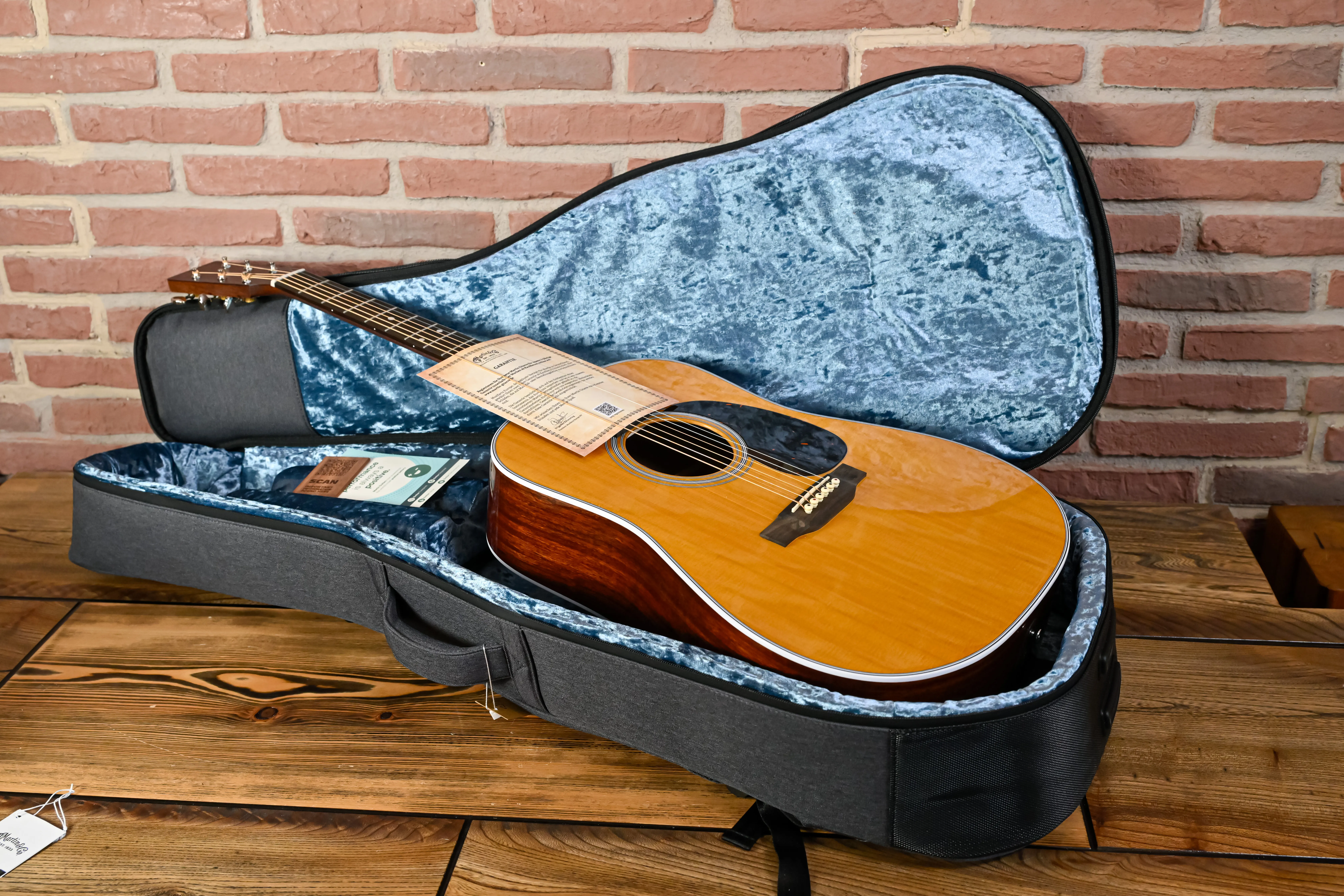 Martin DE Retro Plus Granadillo - Dreadnought Acoustic Guitar