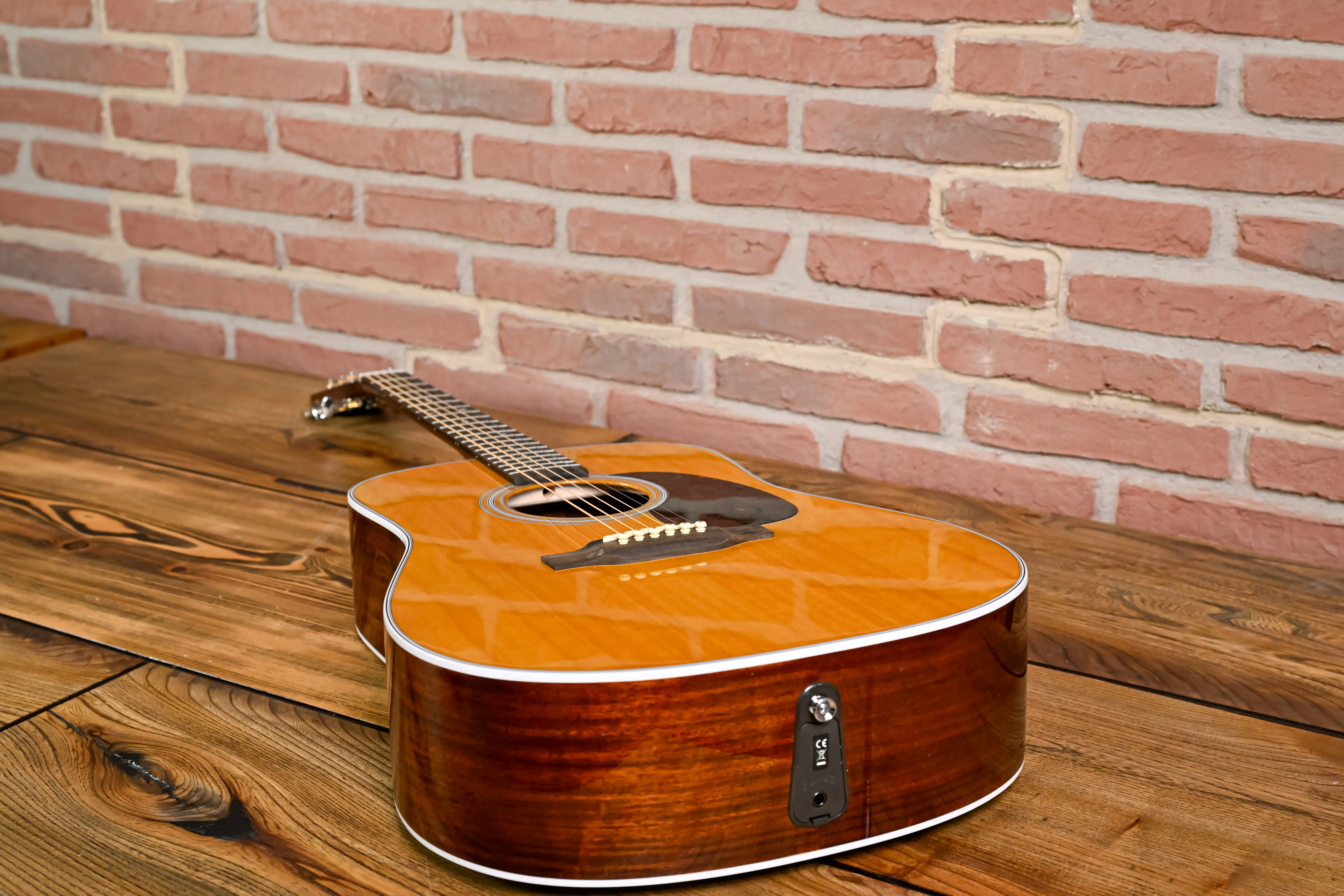 Martin DE Retro Plus Granadillo - Dreadnought Acoustic Guitar