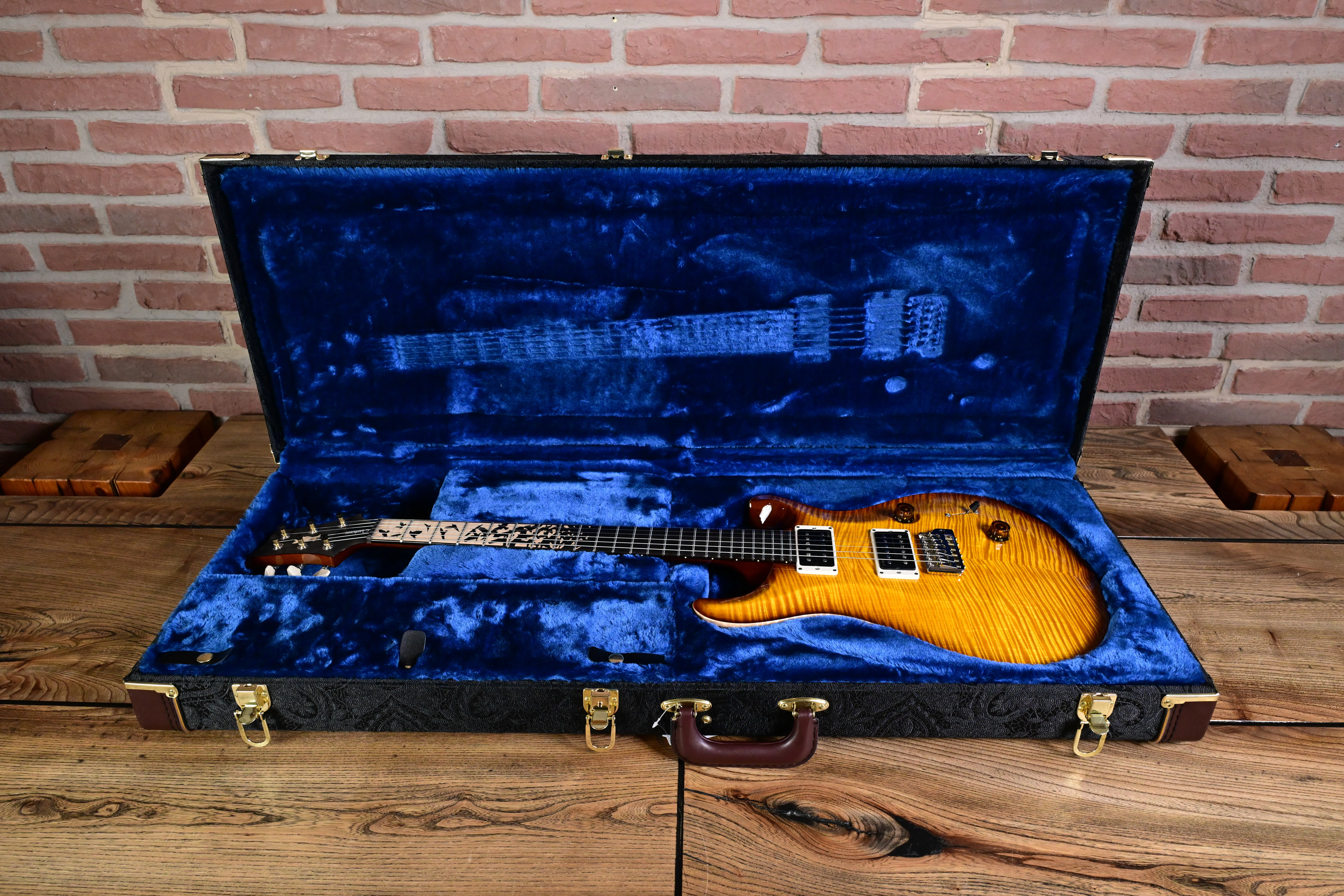 Custom 24 Birds of a Feather Limited Honey Gold