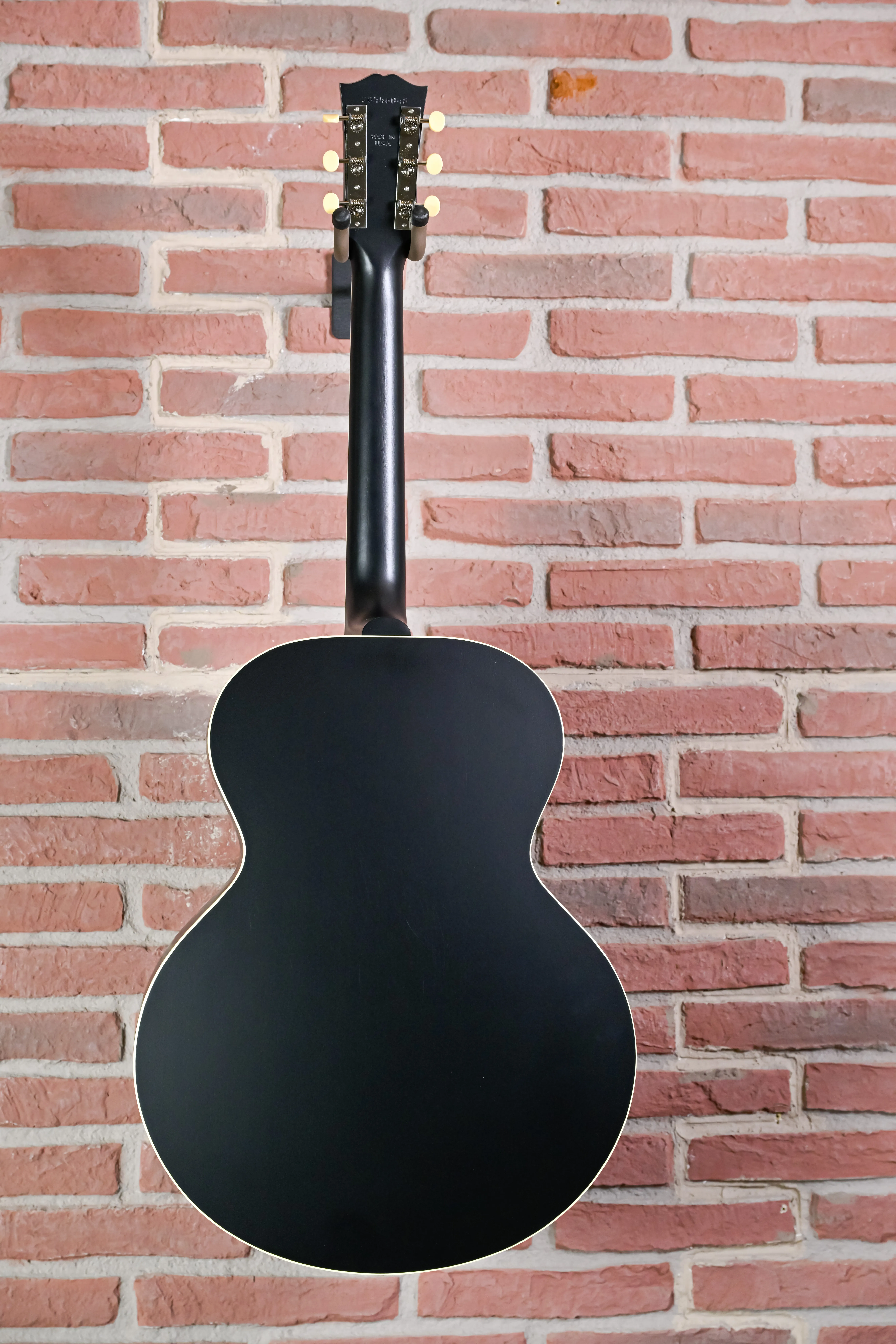 J-185 Century 12-Fret Ebony Jumbo Westerngitarre