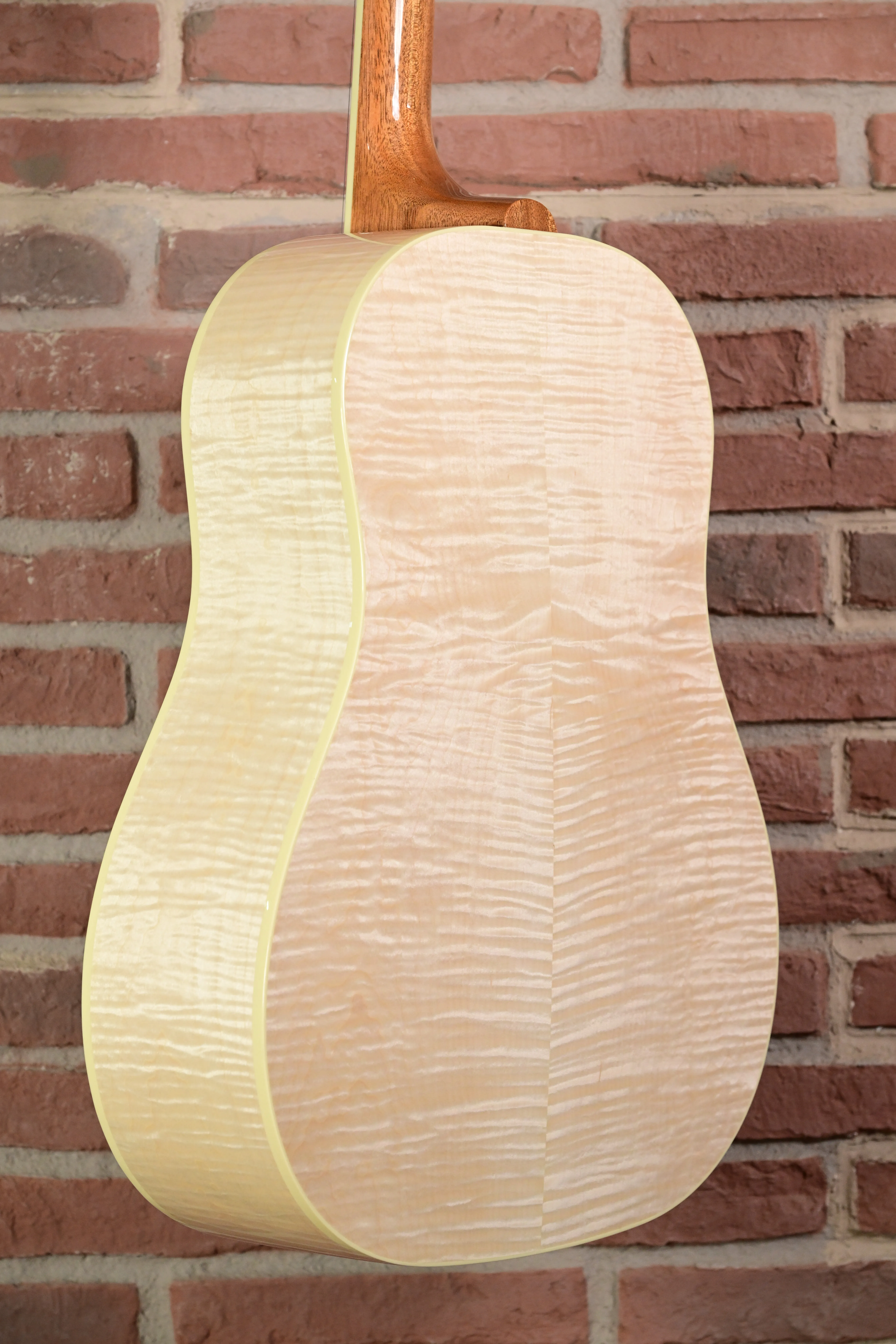 Advanced Jumbo Standard Maple M2M Custom Shop Westerngitarre