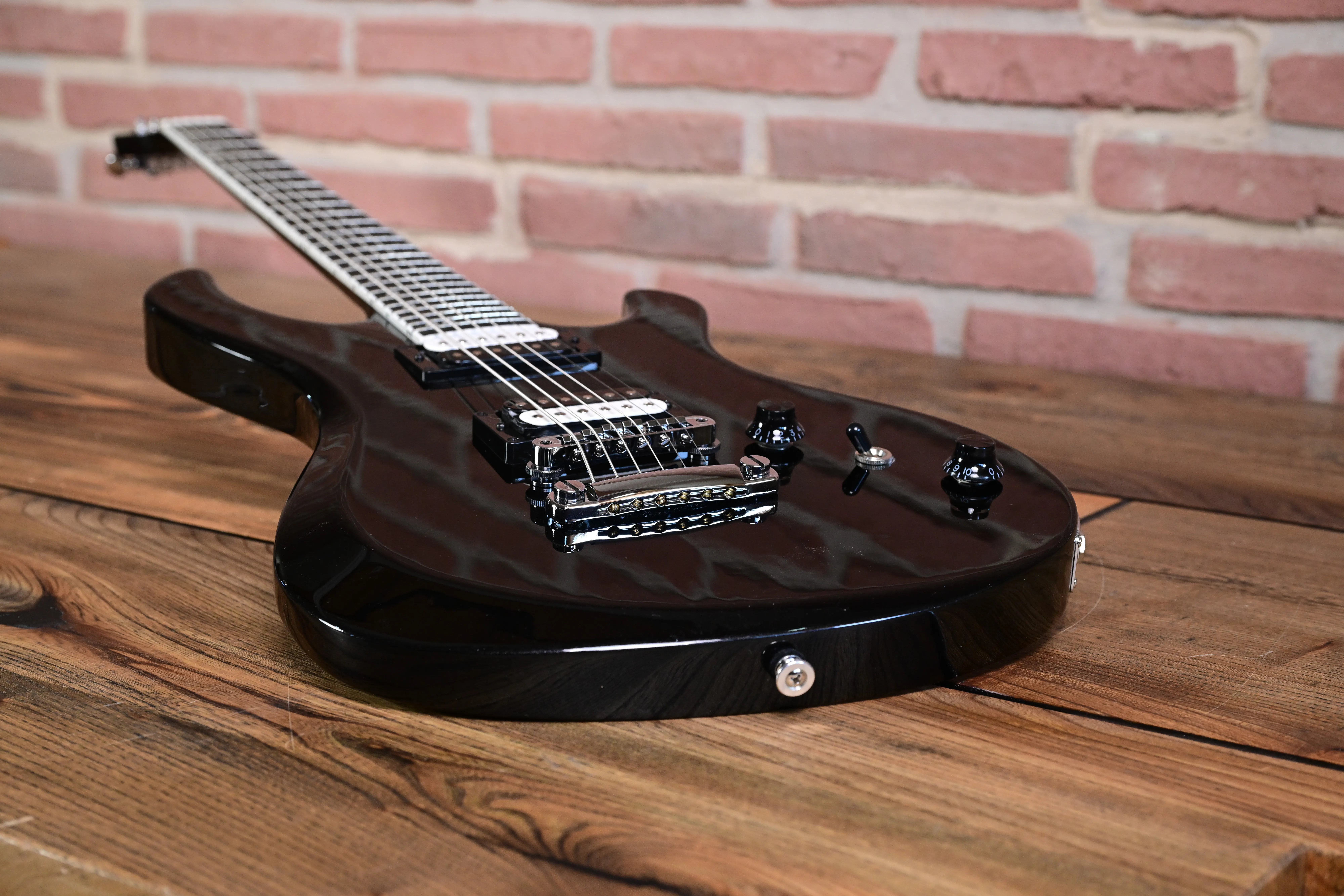 Victory Baritone Graphite Metallic E-Gitarre