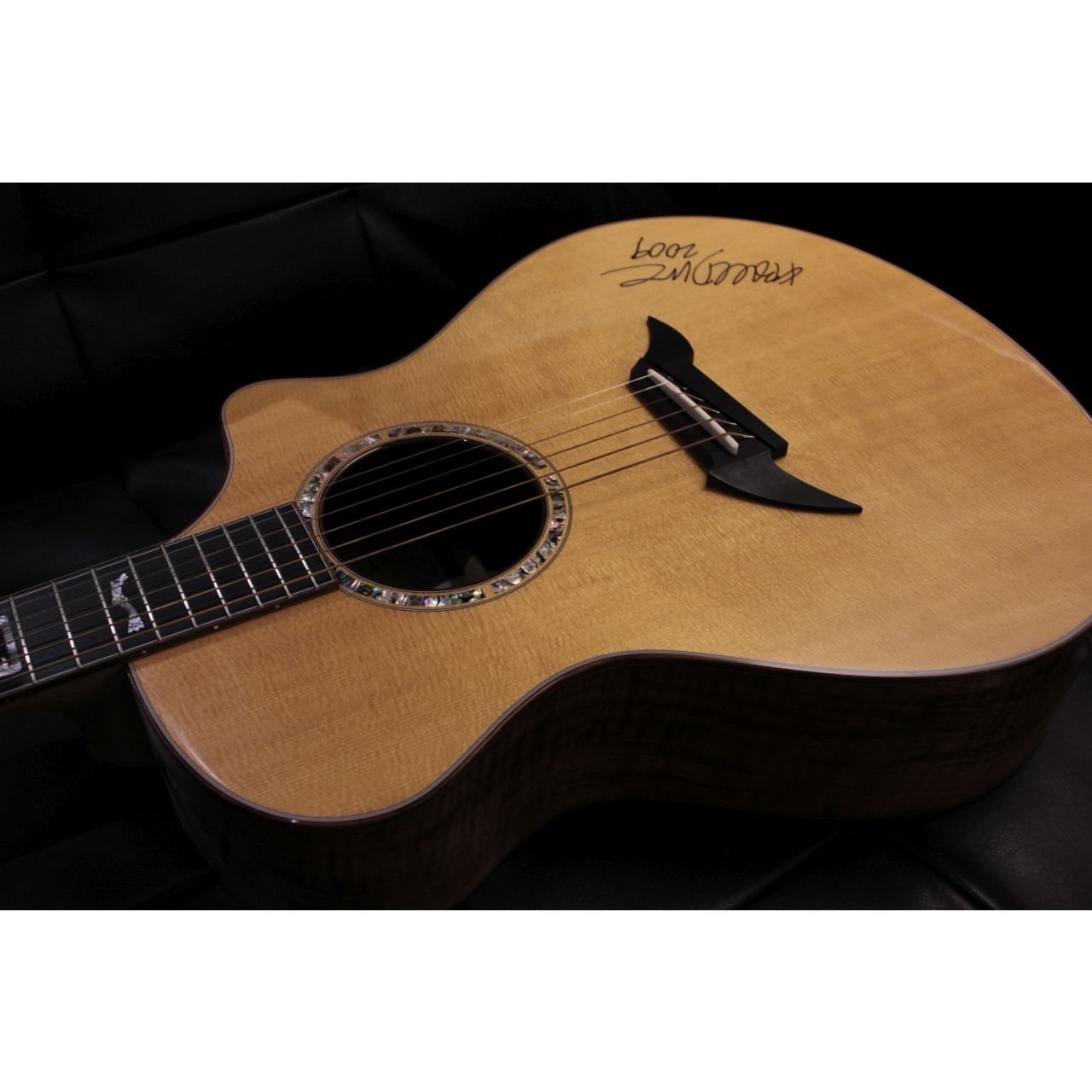 Master Class Northwest Signature Akustikgitarre inkl. Koffer "Showroom Modell"