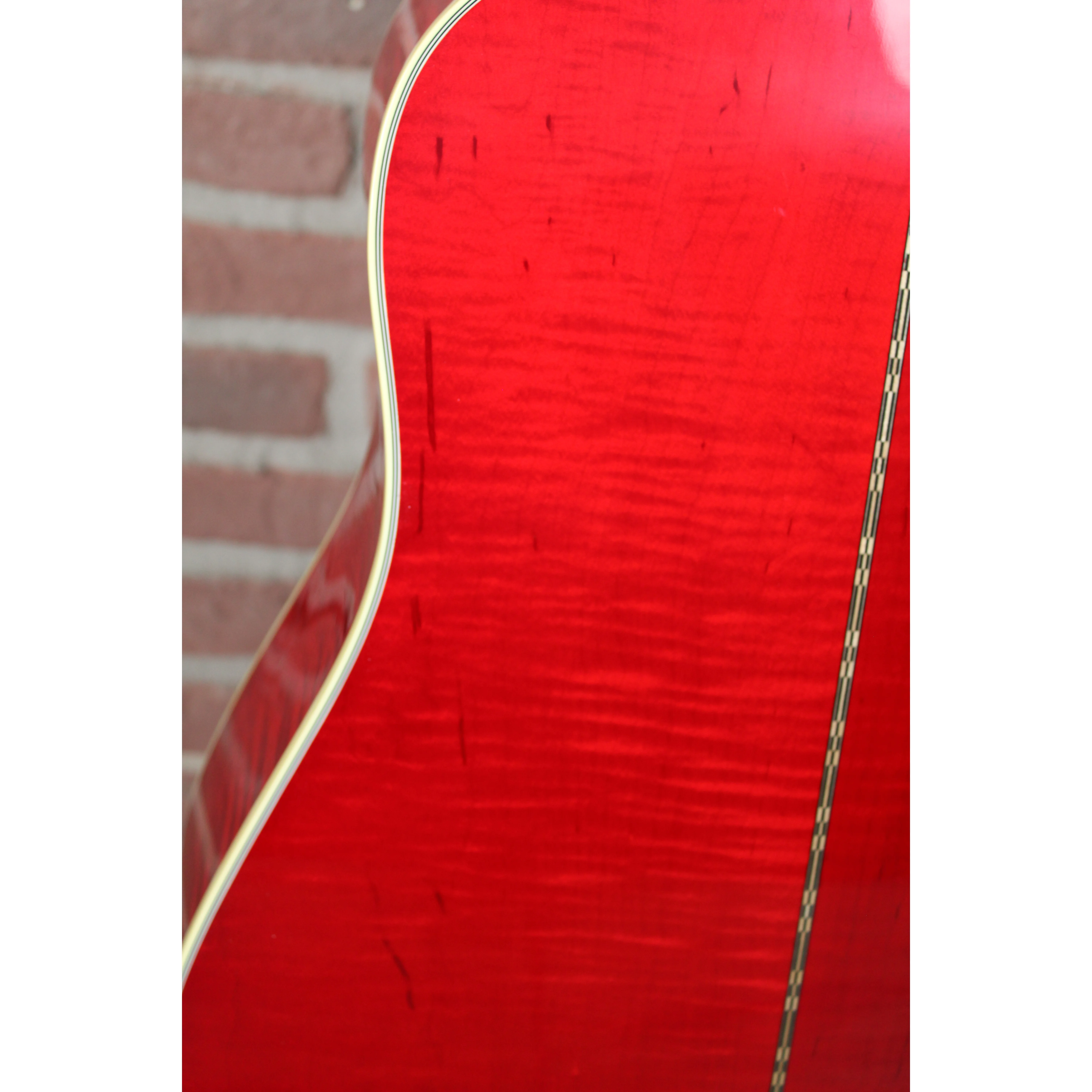 Gibson Custom M2M Dove Gitarrenbody Nahaufnahme