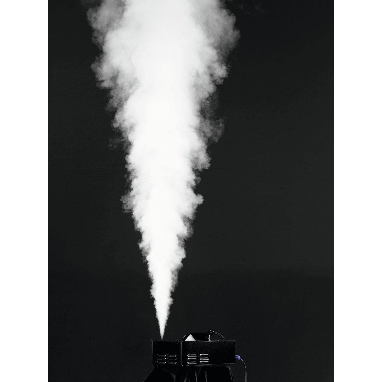 Antari W-715 Spray Fogger - Leistungsstarke 1600-Watt-DMX-Nebelmaschine mit senkrechtem Ausstoß