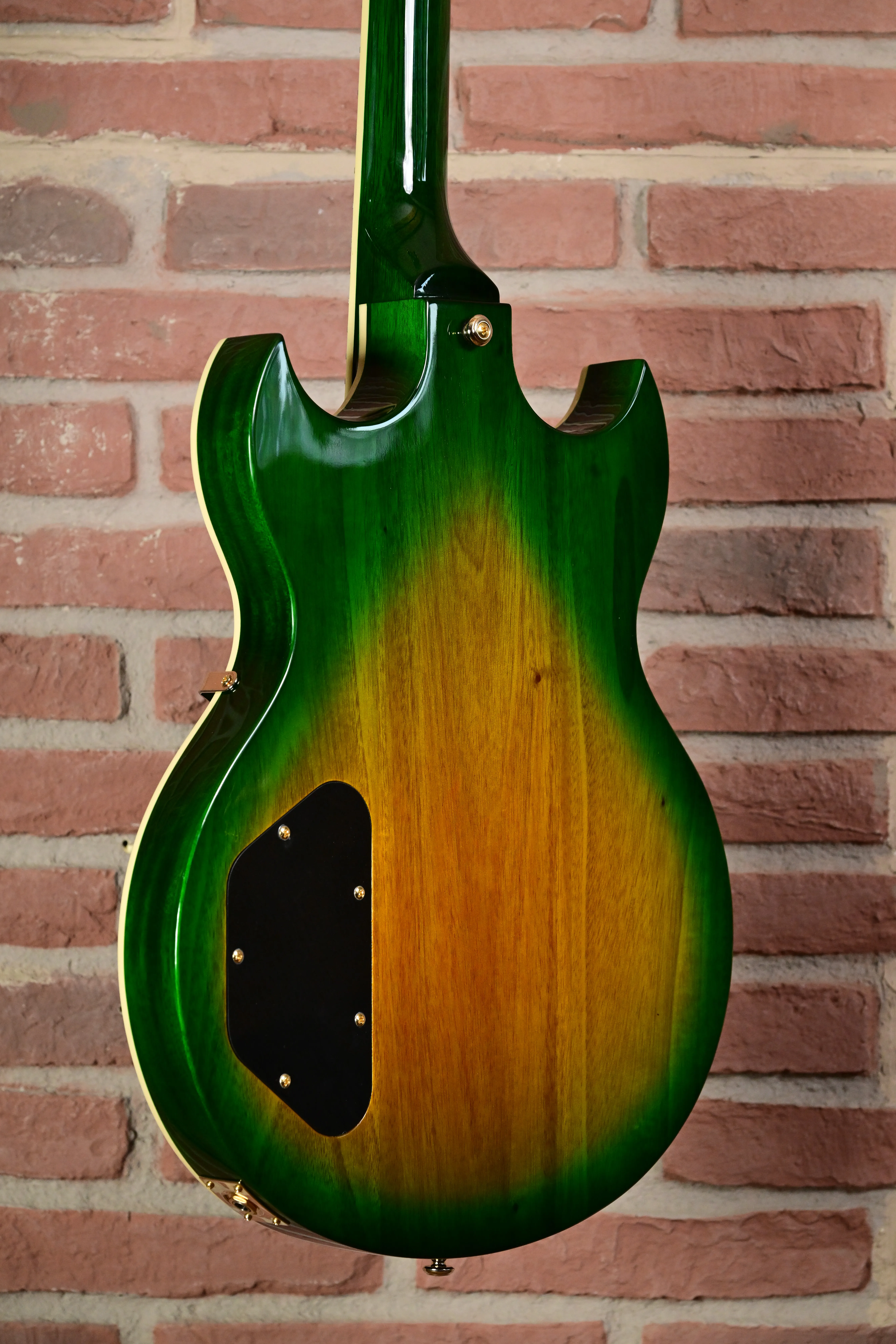E-Gitarre, massiver Korpus, grüner Sunburst, Holzmaserung, schwarze Abdeckung