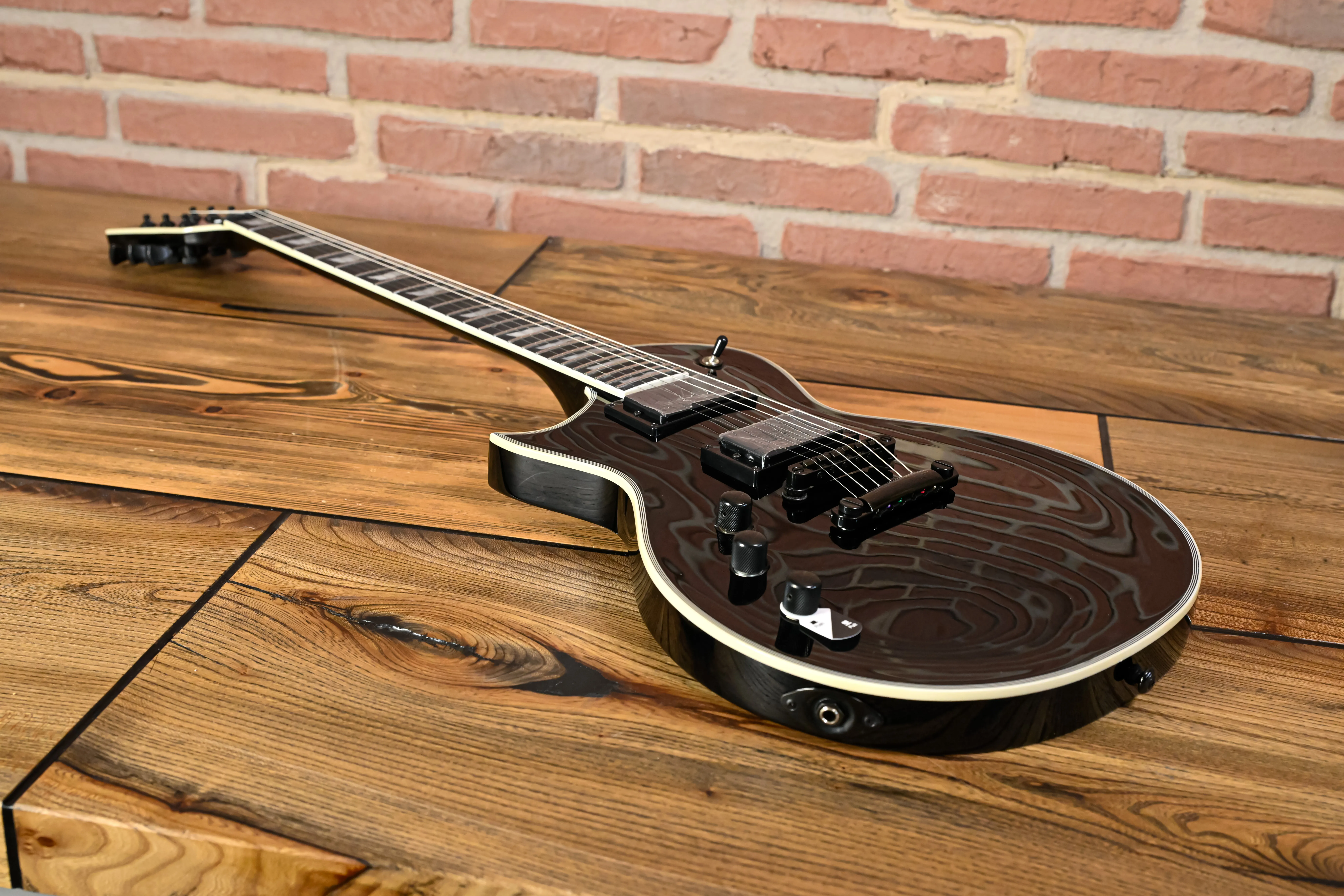 EC-1000S Fluence Black Lefhand E-Gitarre