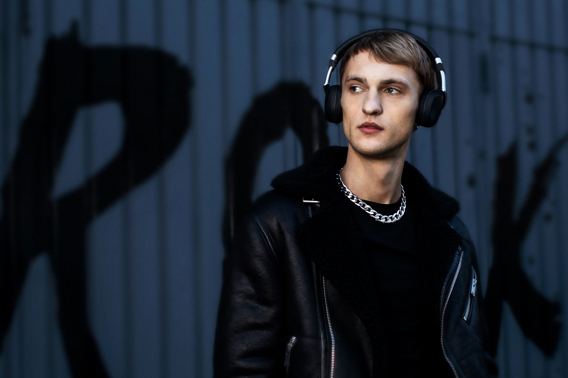 S-80 Black