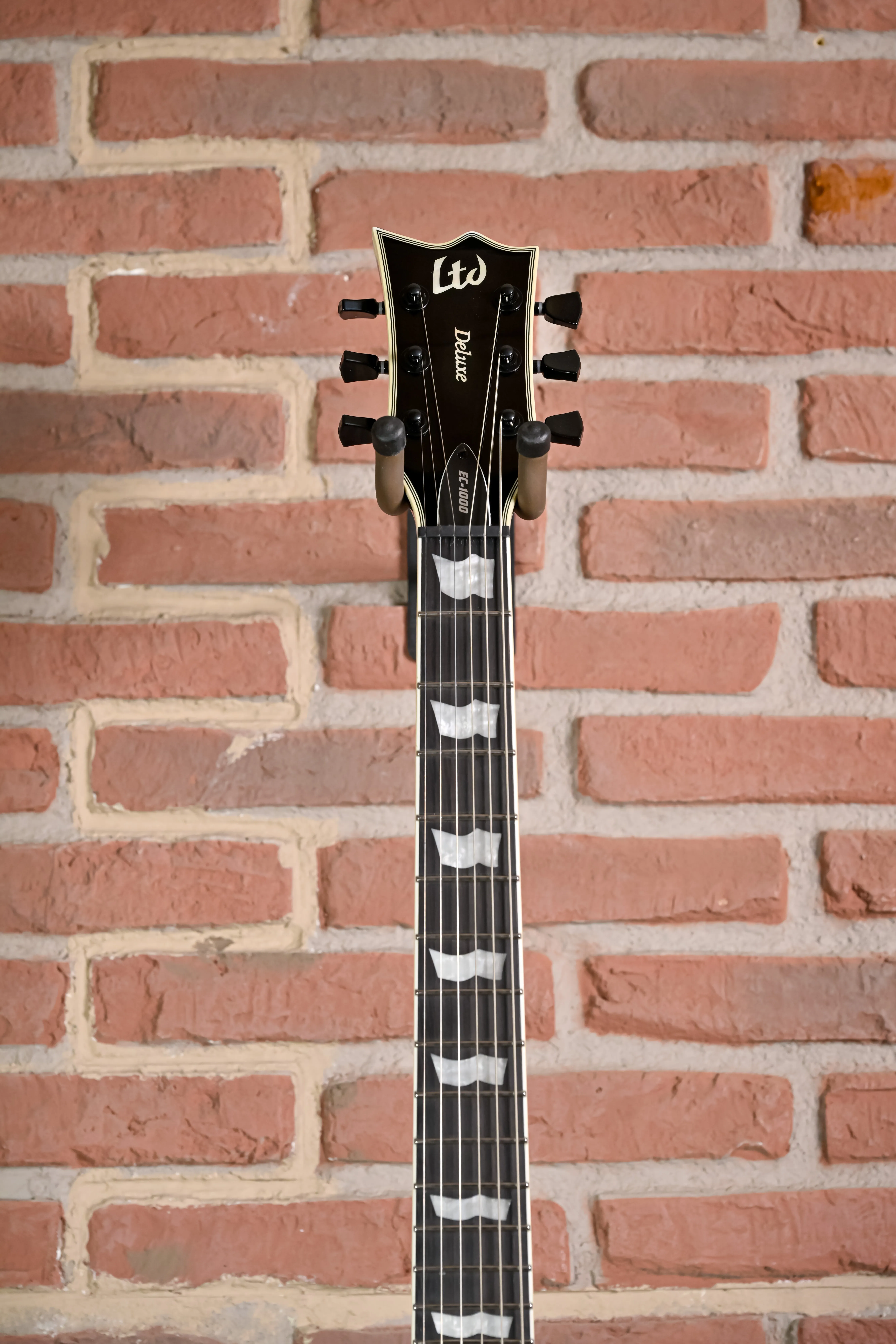 EC-1000S Fluence Black Lefhand E-Gitarre