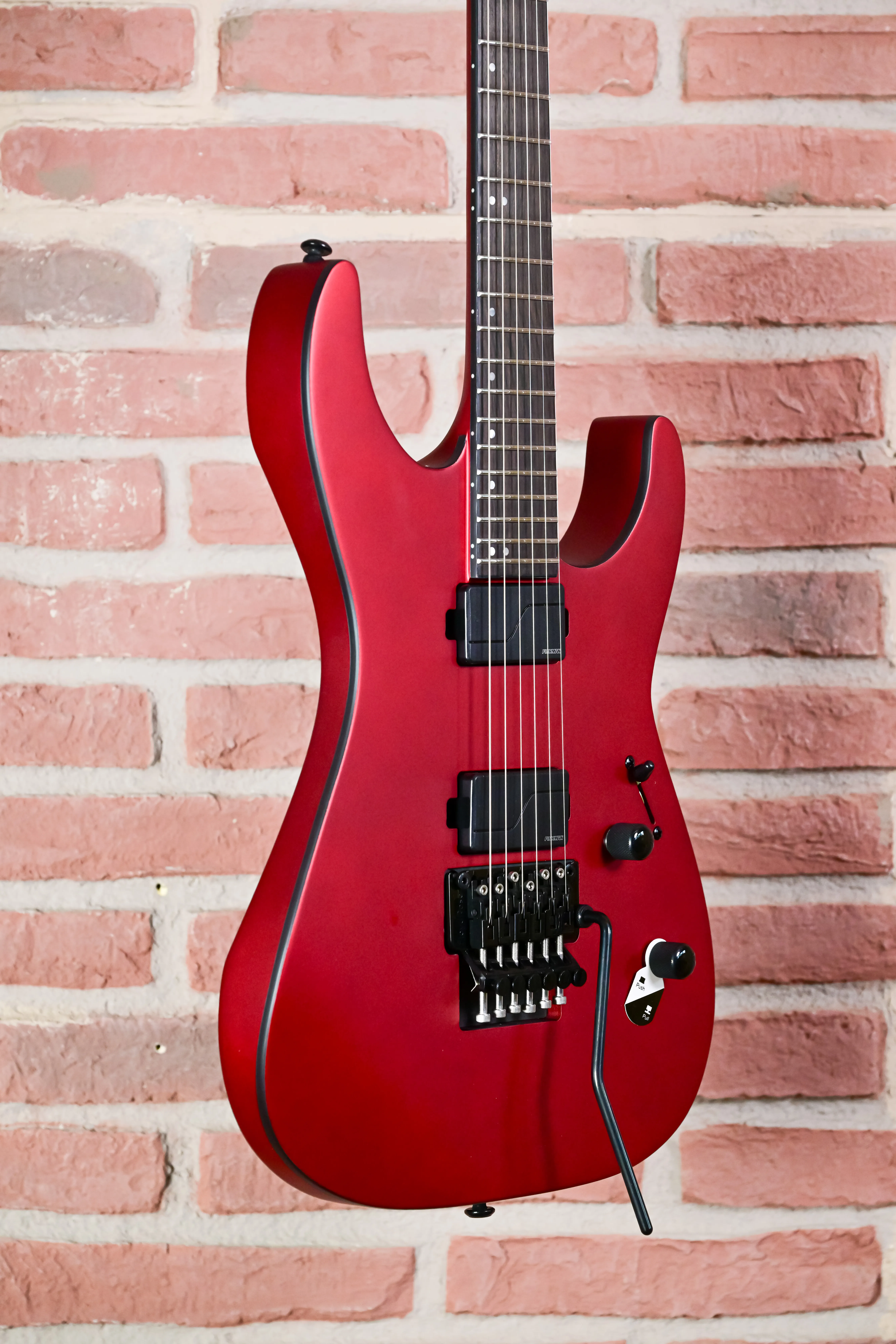 M-1000 CARS Candy Apple Red Satin E-Gitarre