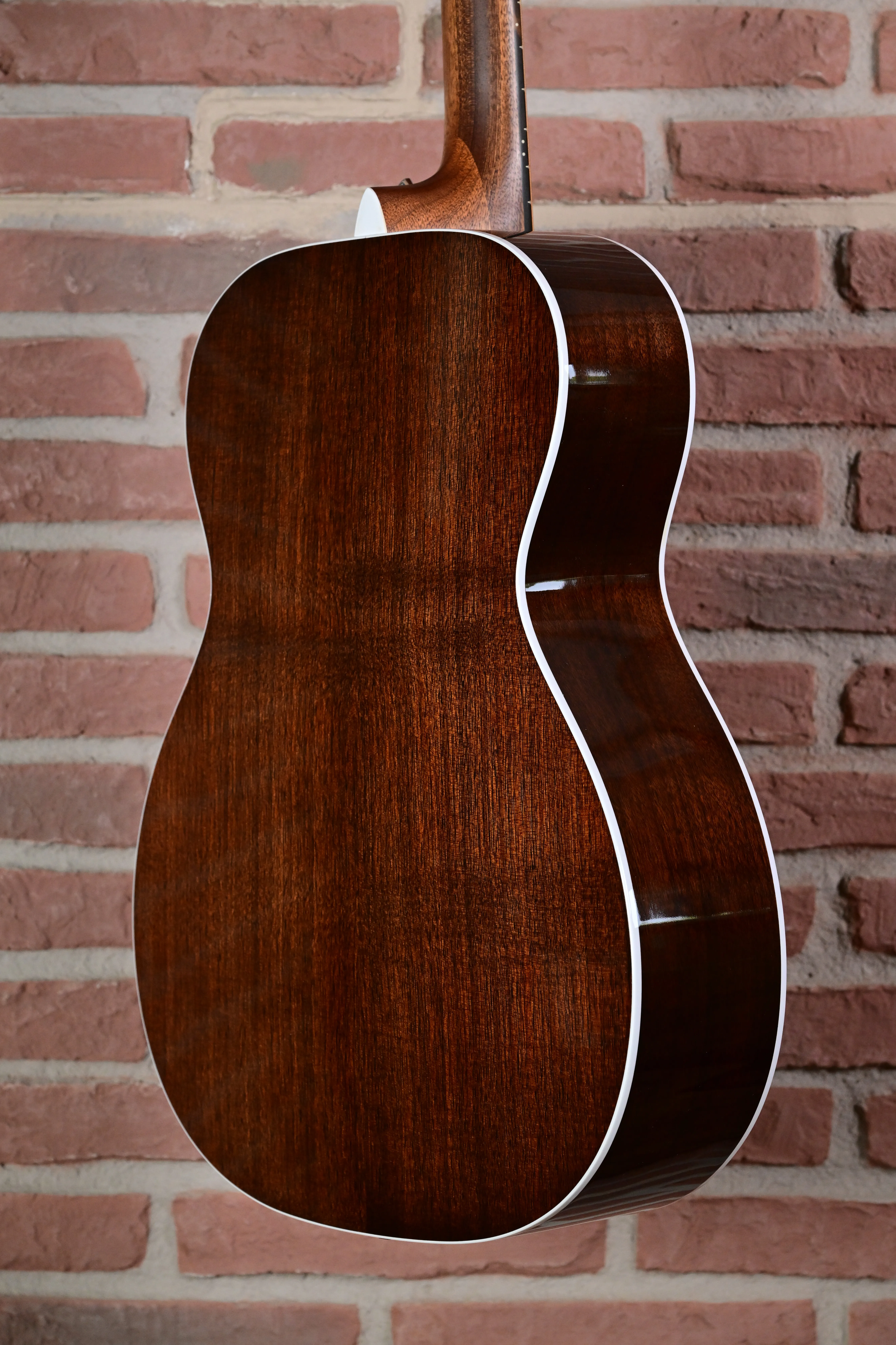 000-13E Retro Walnut  Westerngitarre