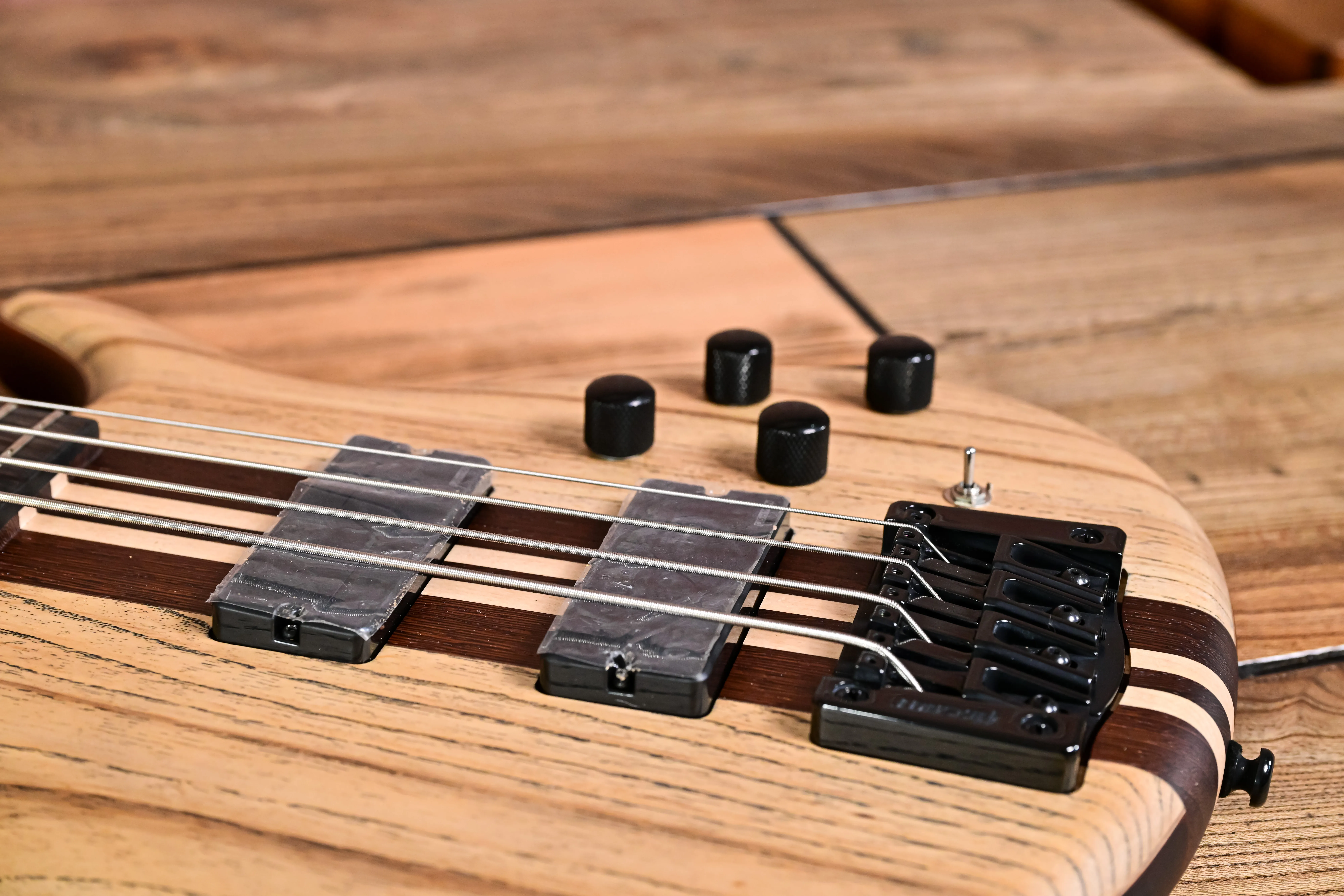 A4 Ultra Ash Bass Etched Natural Black