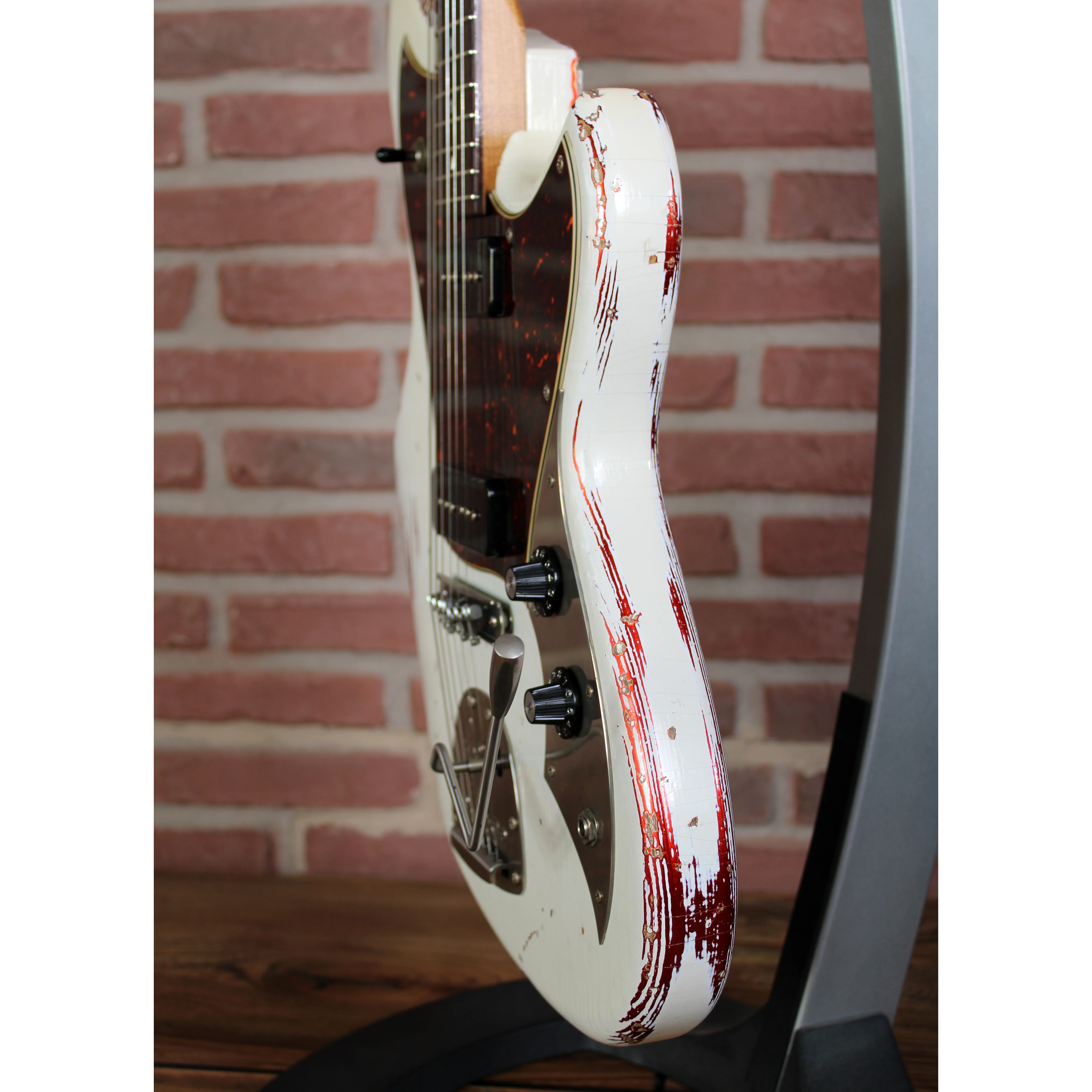 Serus J Olympic White over Candy Apple Red