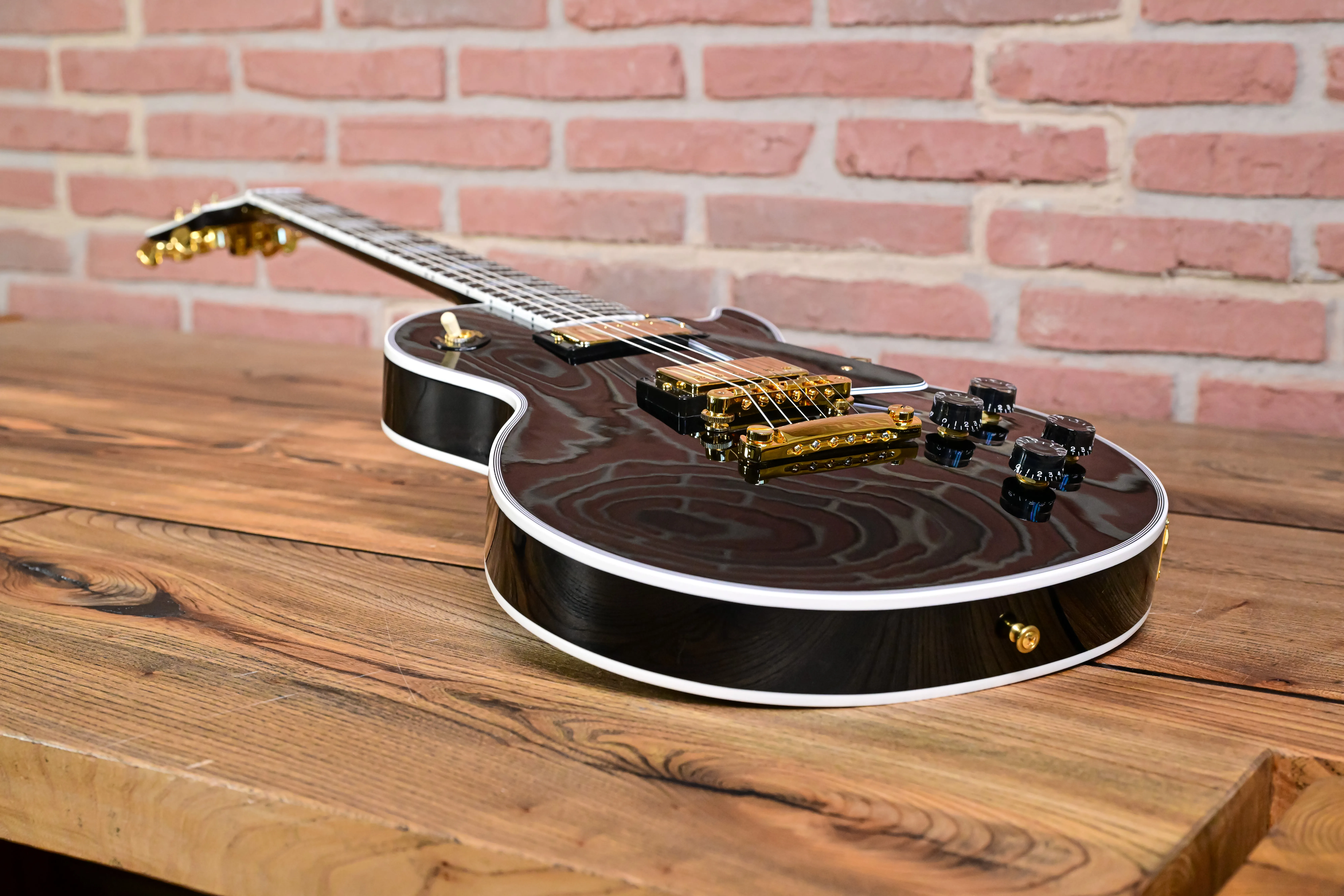 Les Paul Custom Long Scale Ebony Gloss Gold Hardware Custom Shop