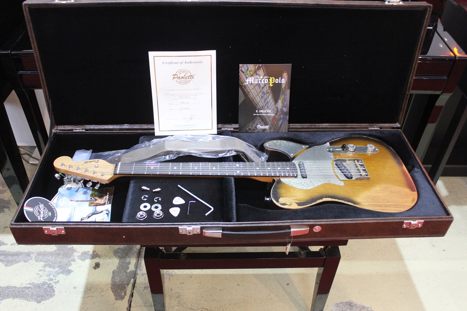 Nancy Loft SS 205, 1 Slanted Bridge Single Coll Tobacco Burst