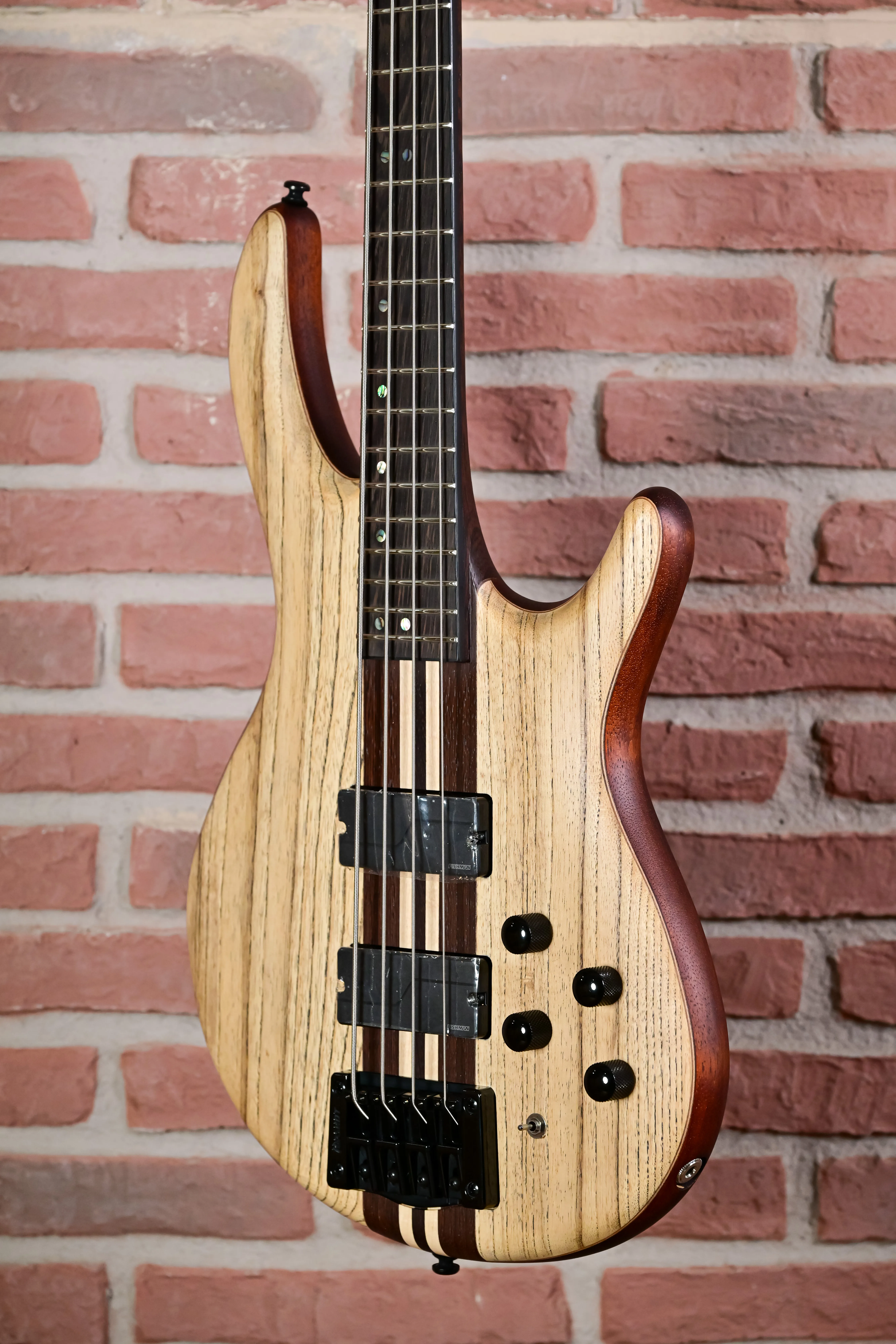 A4 Ultra Ash Bass Etched Natural Black
