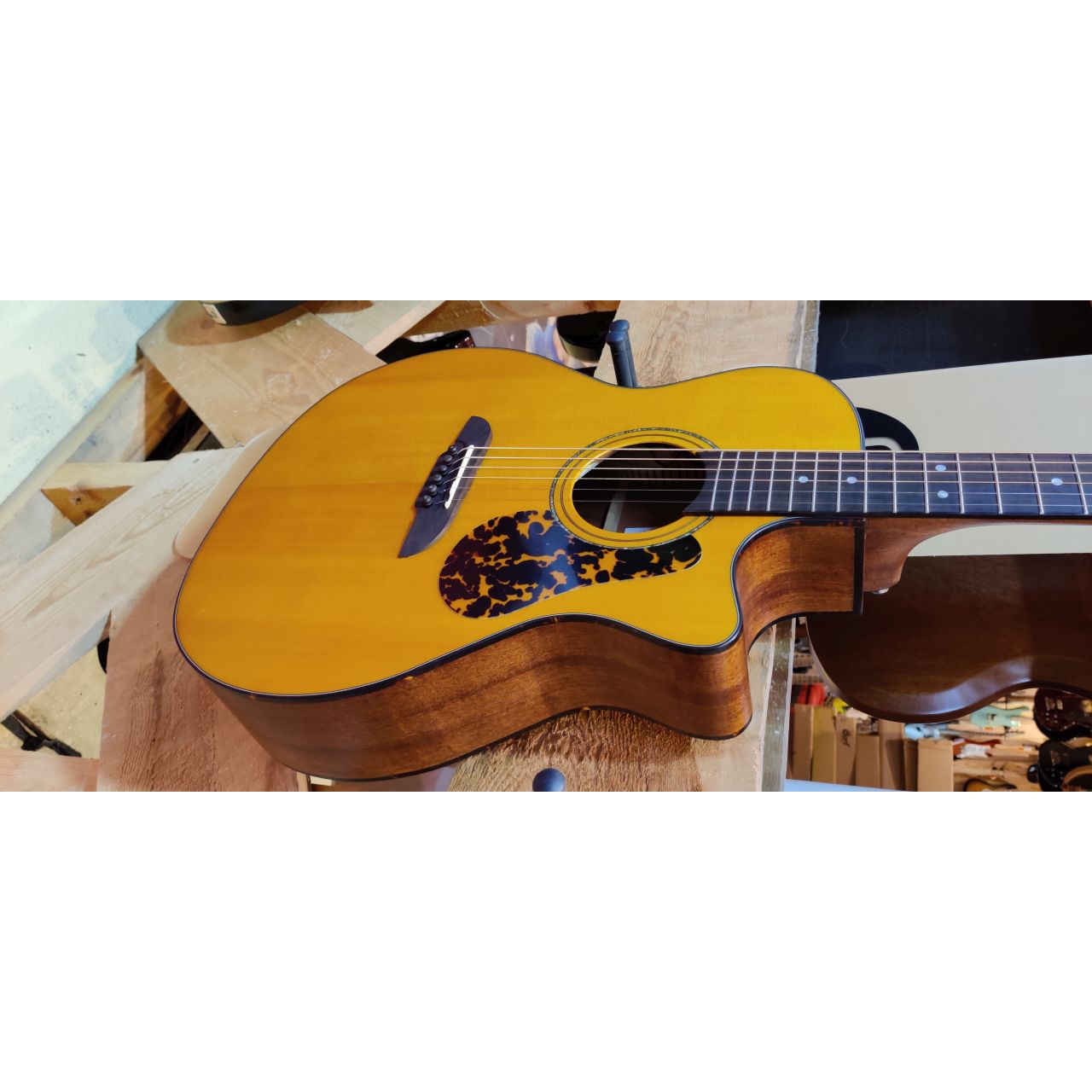 Legacy FG 14 SV Grand Auditorium - Satin Yellow - Westerngitarre mit Tonabnehmer