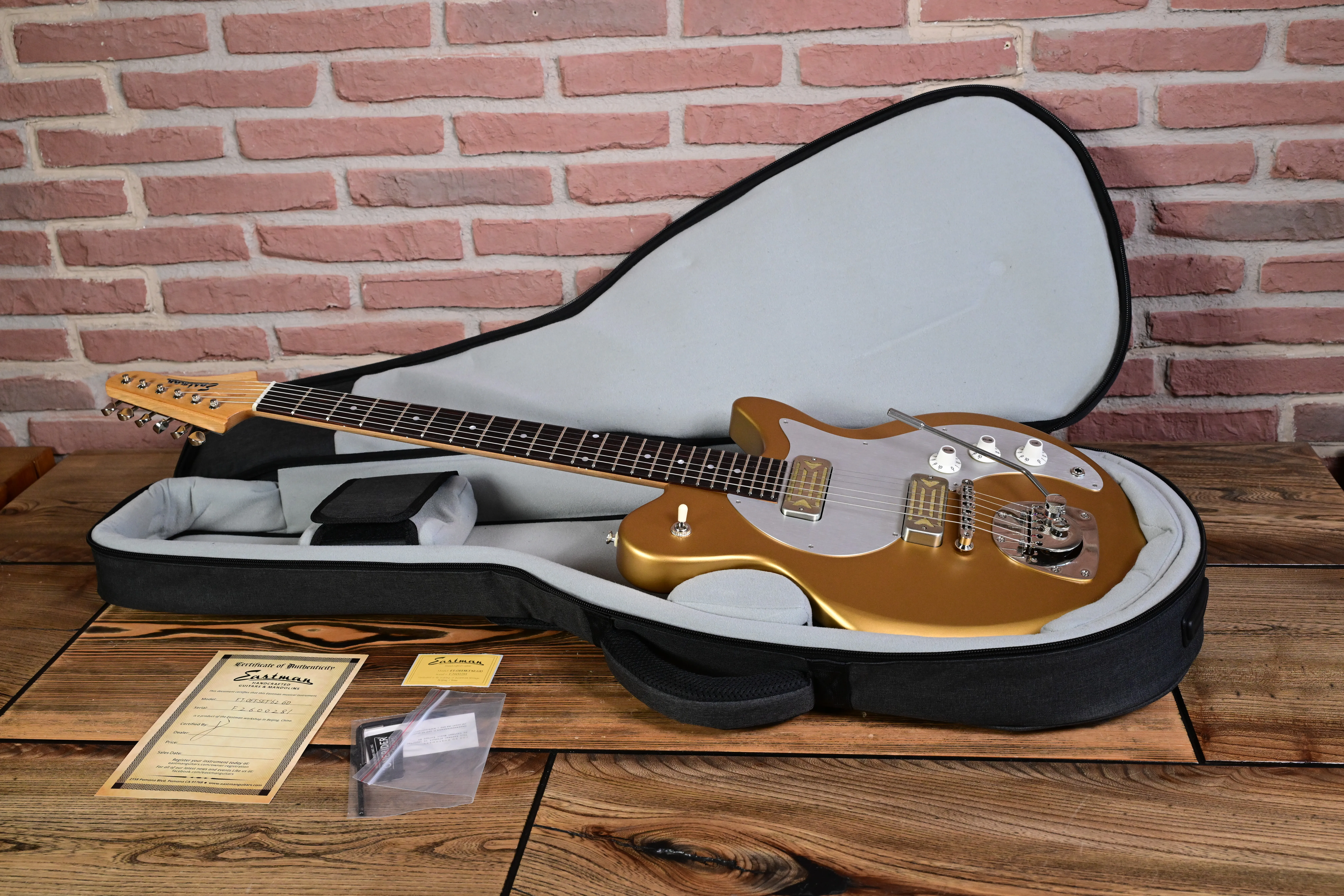 Fullertone Offset 62 Gold E-Gitarre