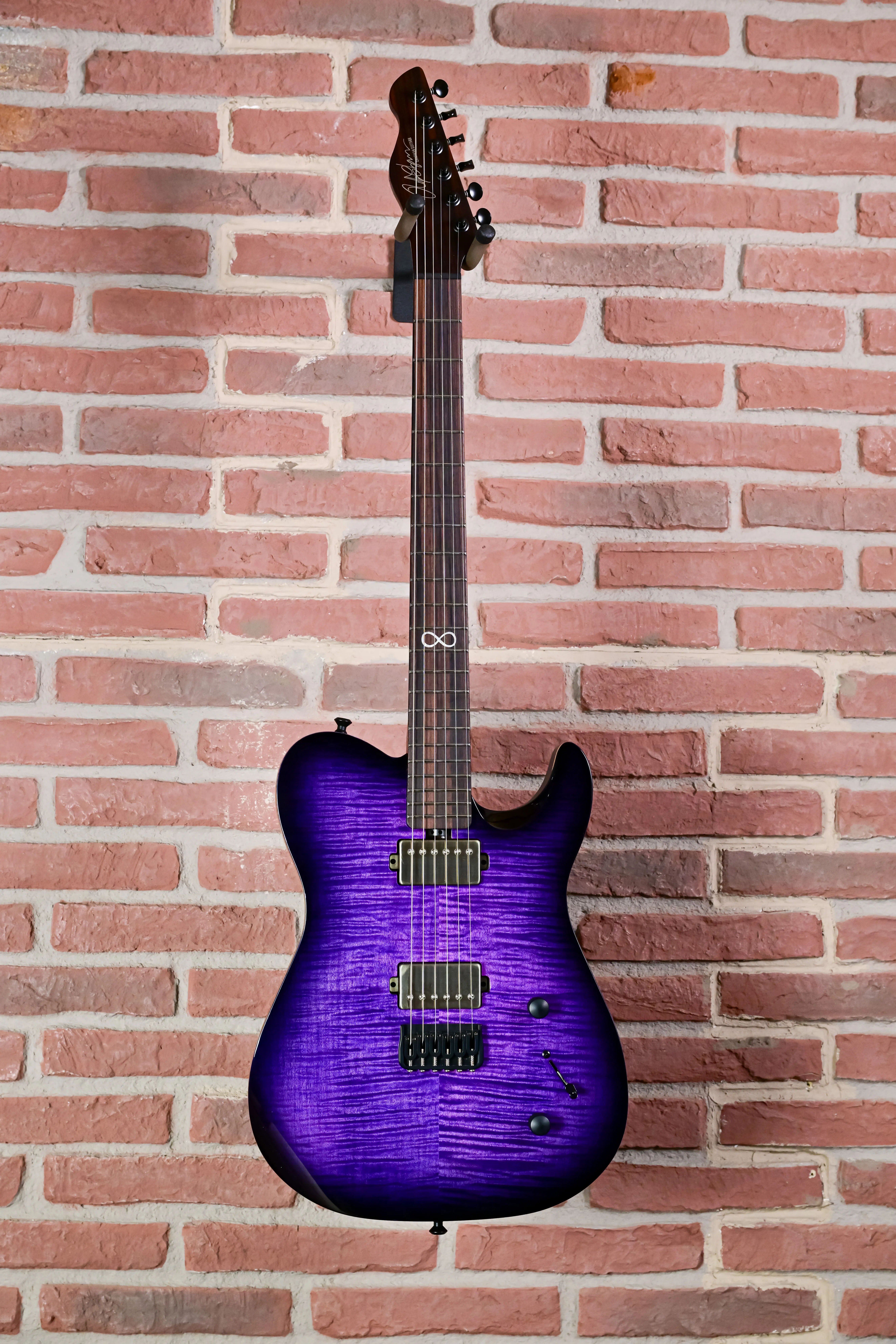 Law Maker Legacy Blackberry Storm E-Gitarre