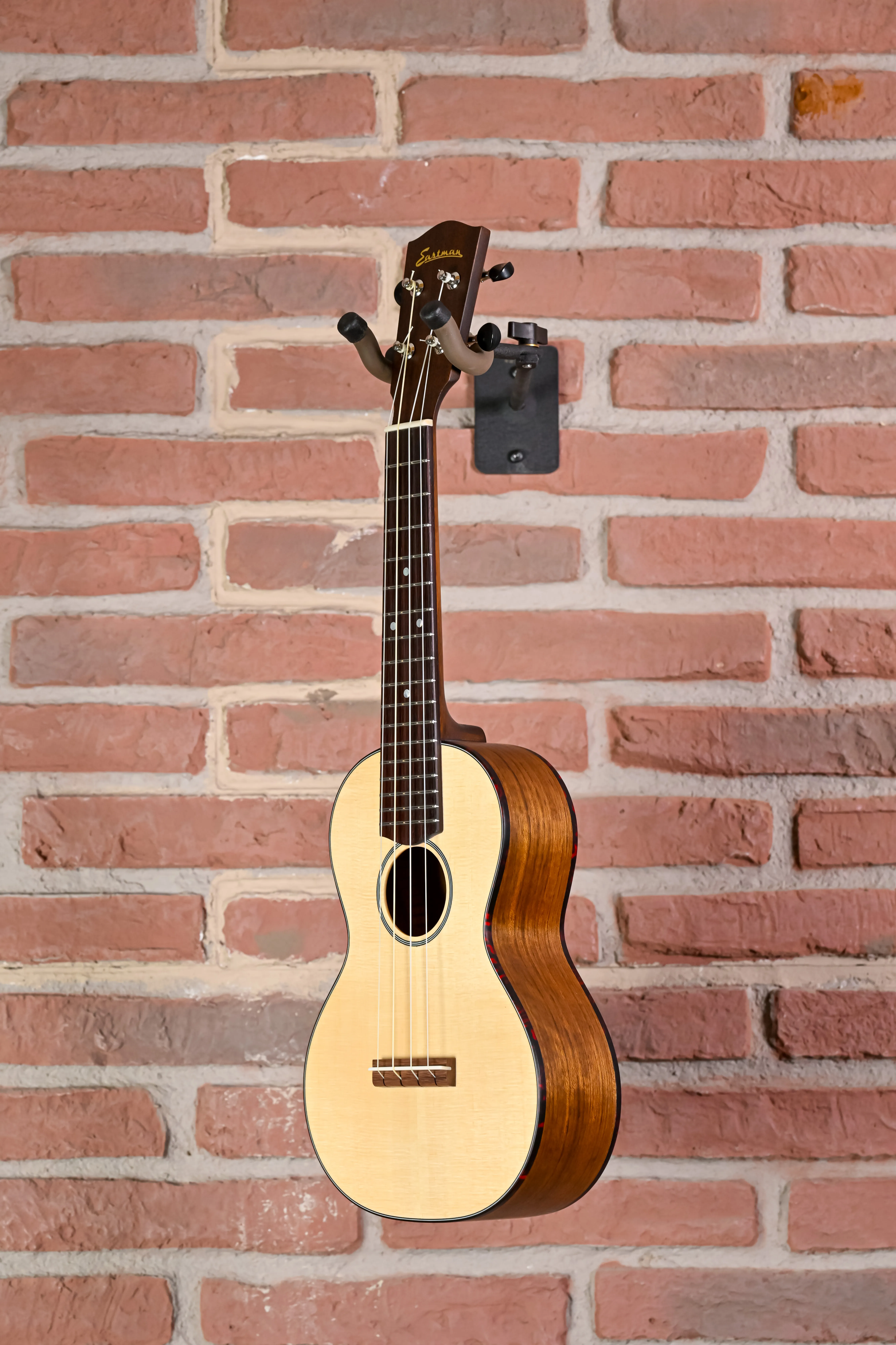 EU2-C Concert Ukulele Solid Spruce Ovangkol