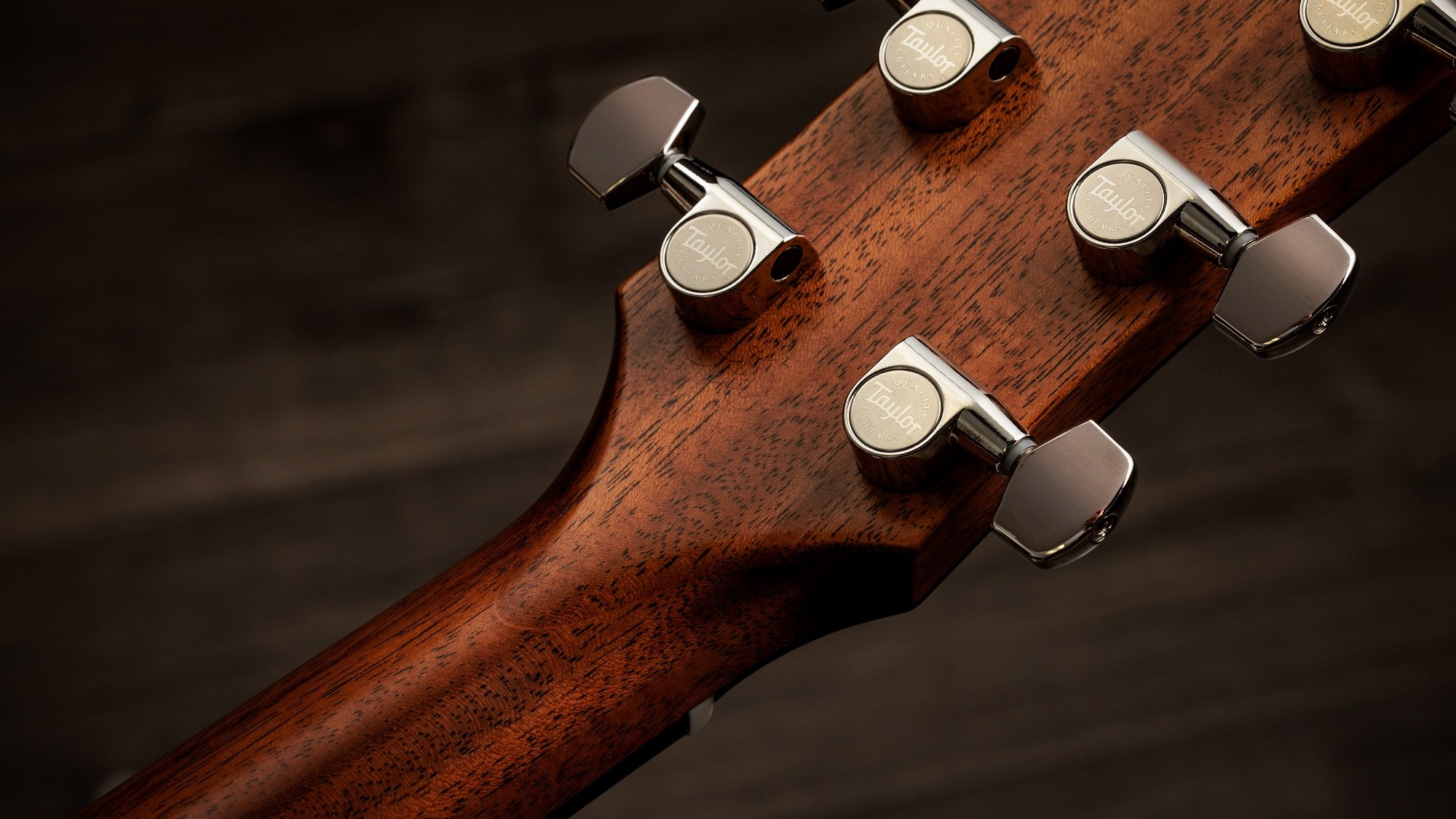 Gold Label 717e Sunburst Cream Pickguard Westerngitarre