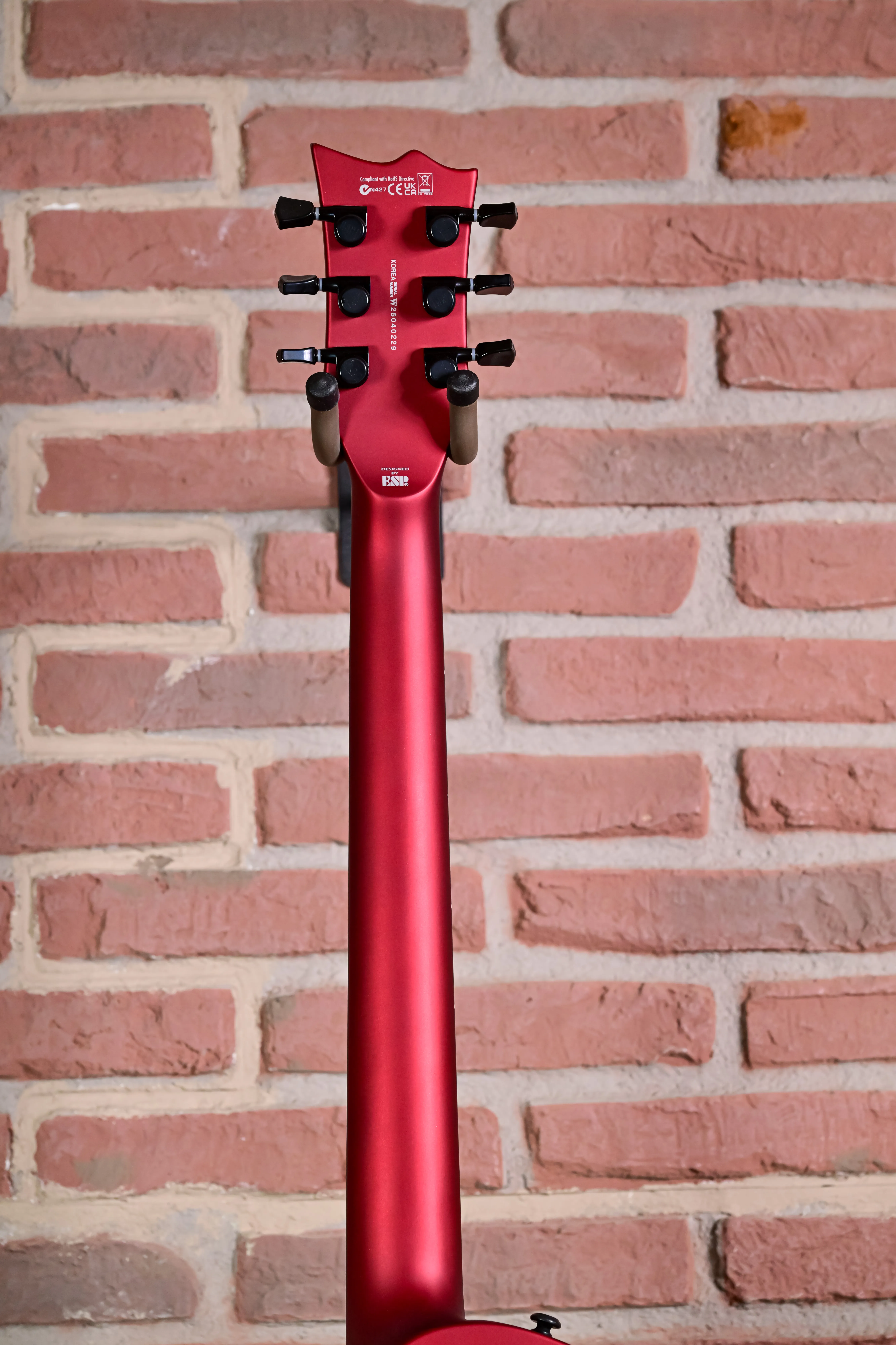 EC-1000 Candy Apple Red Satin E-Gitarre
