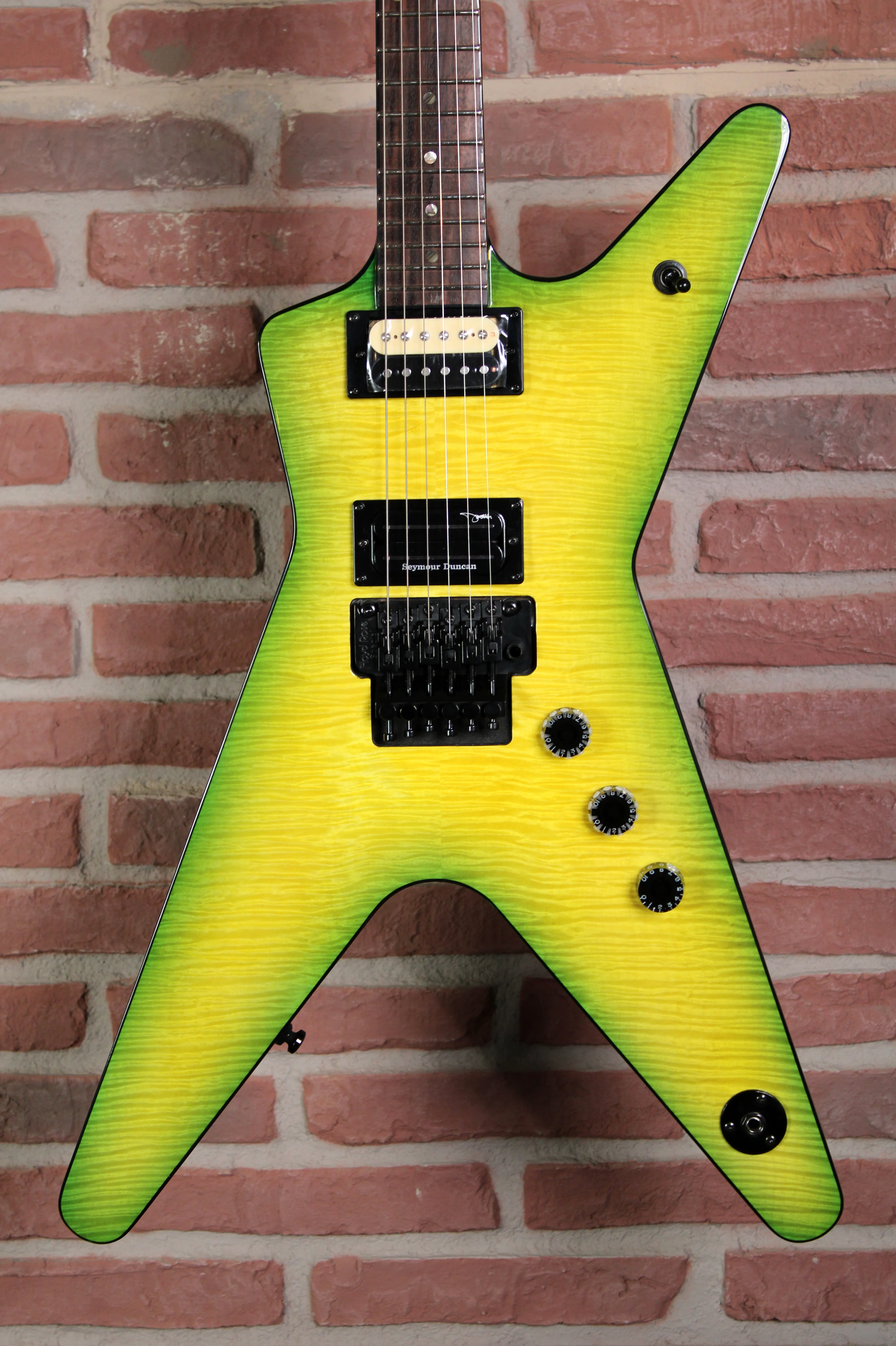 Dean Guitars Dimebag ML Dime Slime -Vorderseite des Gitarrenkorpus