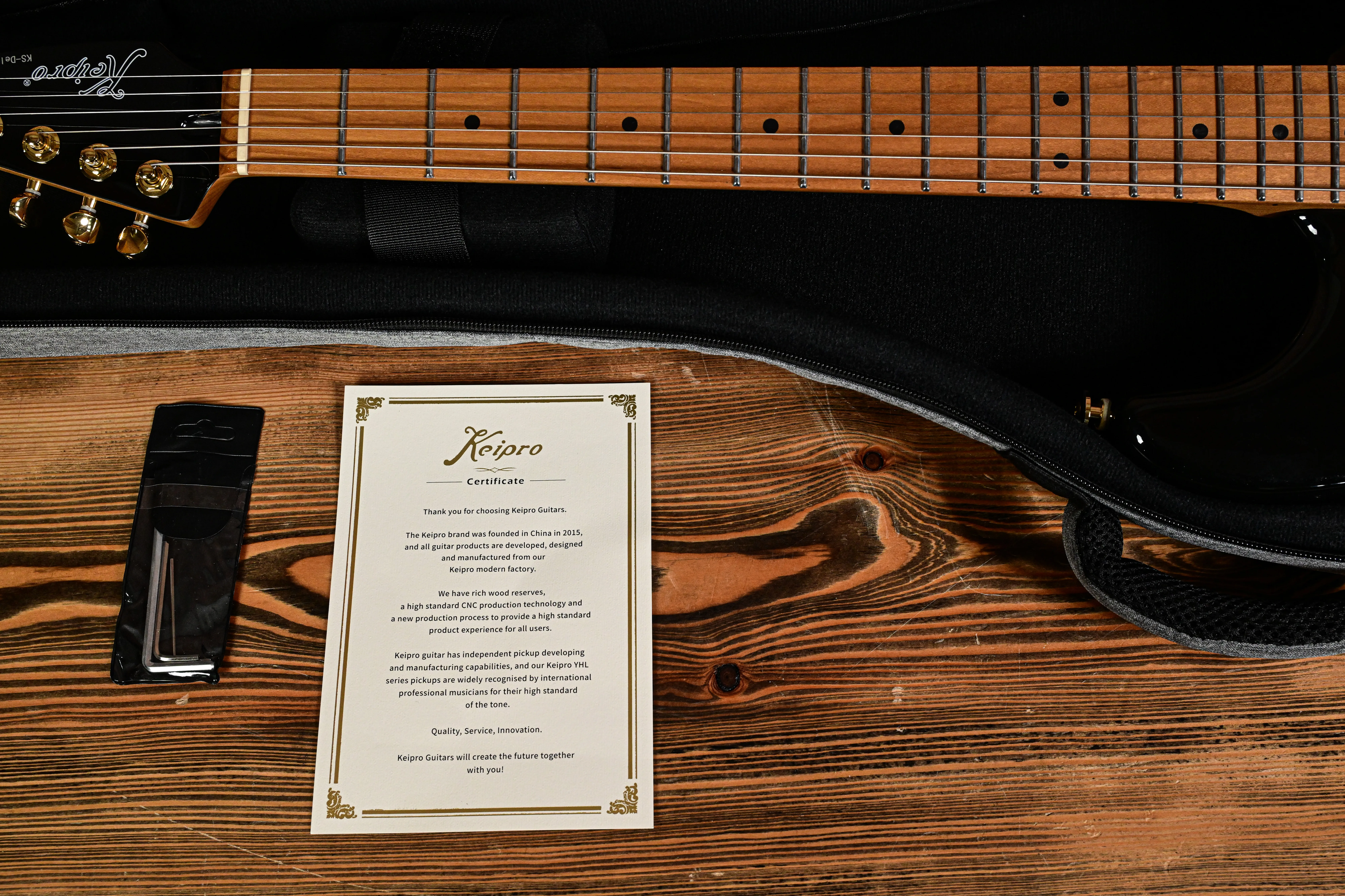 KS-Deluxe Gold Maple SSH Black E-Gitarre