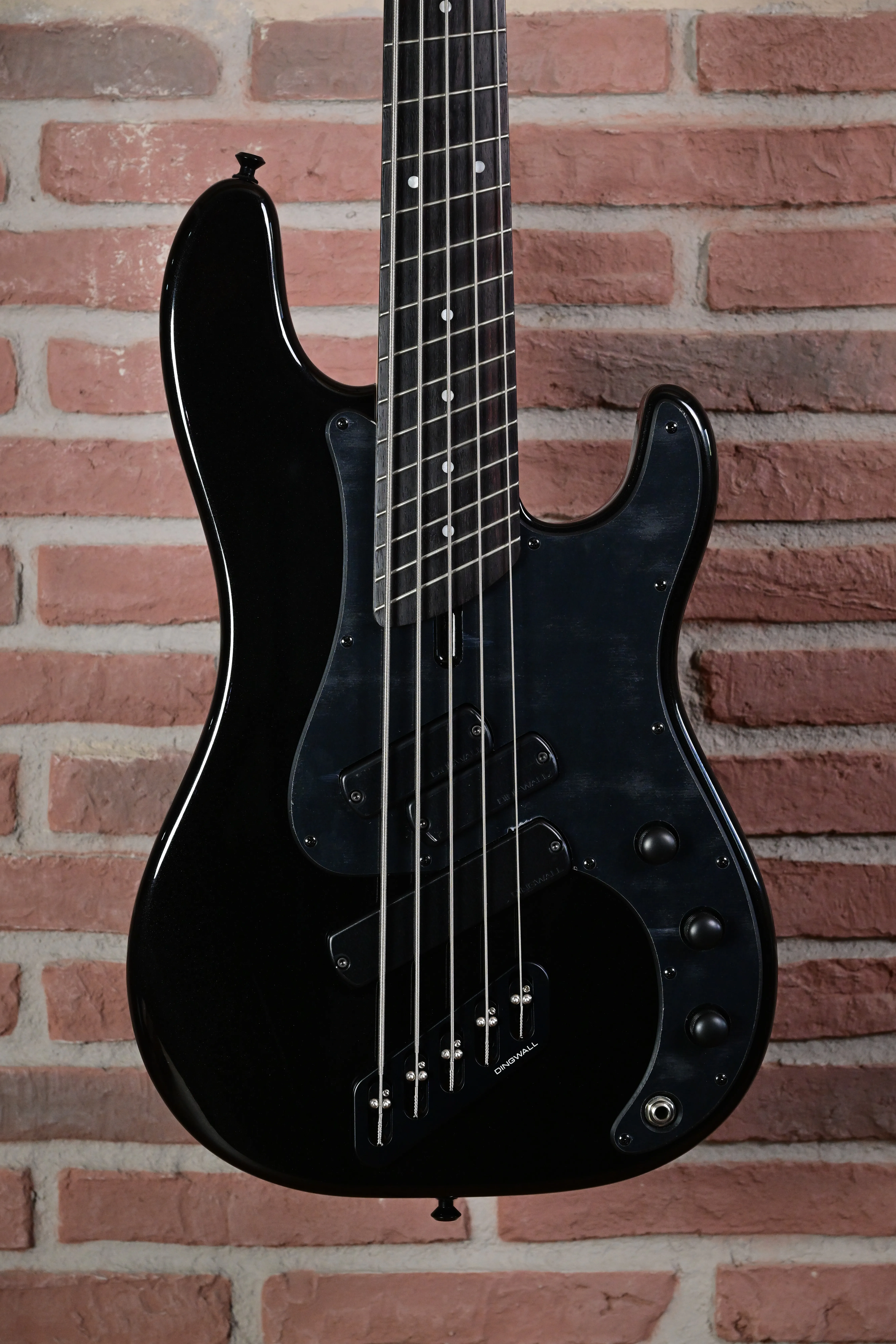 SP1 5-String Bass Gloss Metallic Black