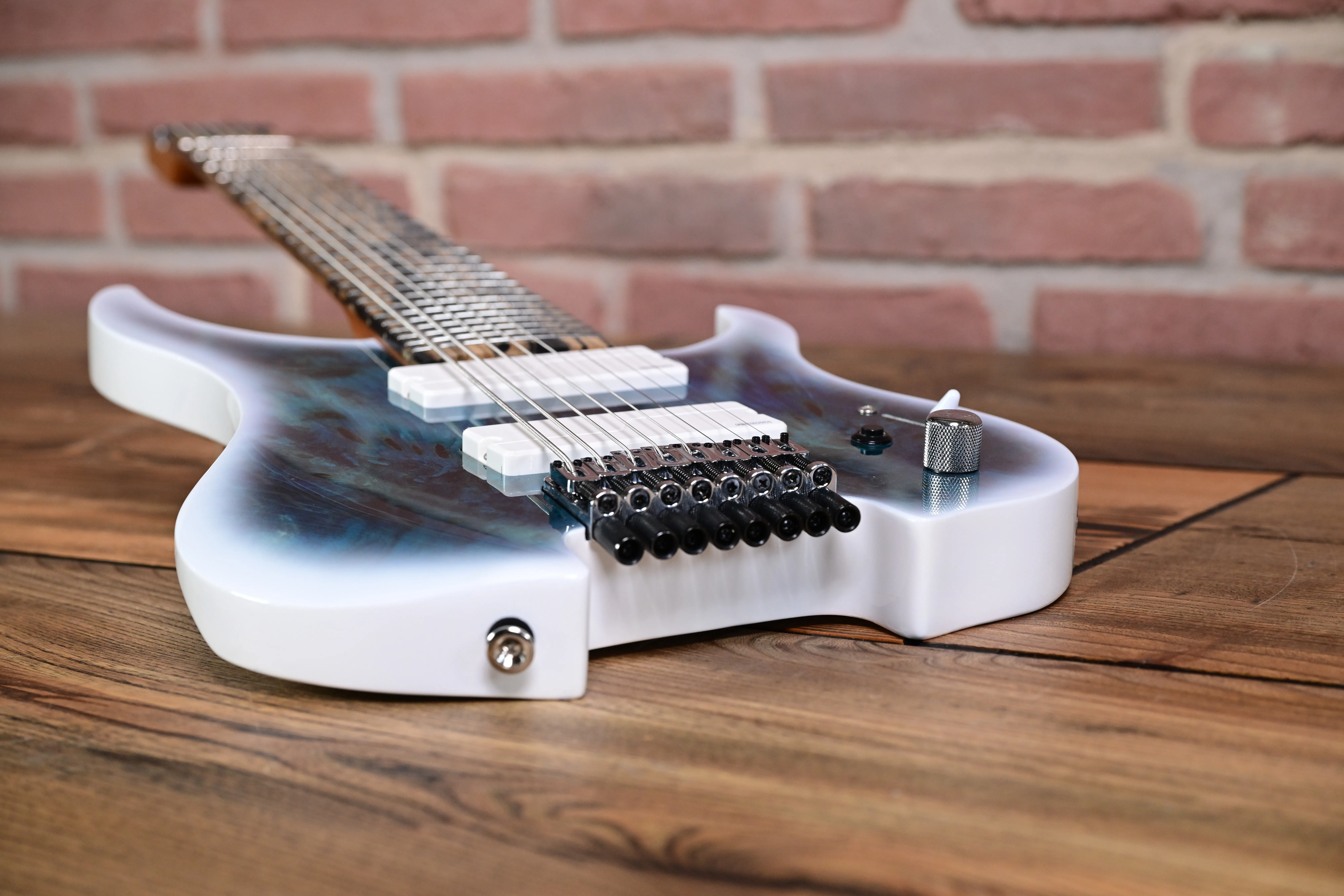 Ghost Overdrive 8-String Multiscale Arctic Burst E-Gitarre