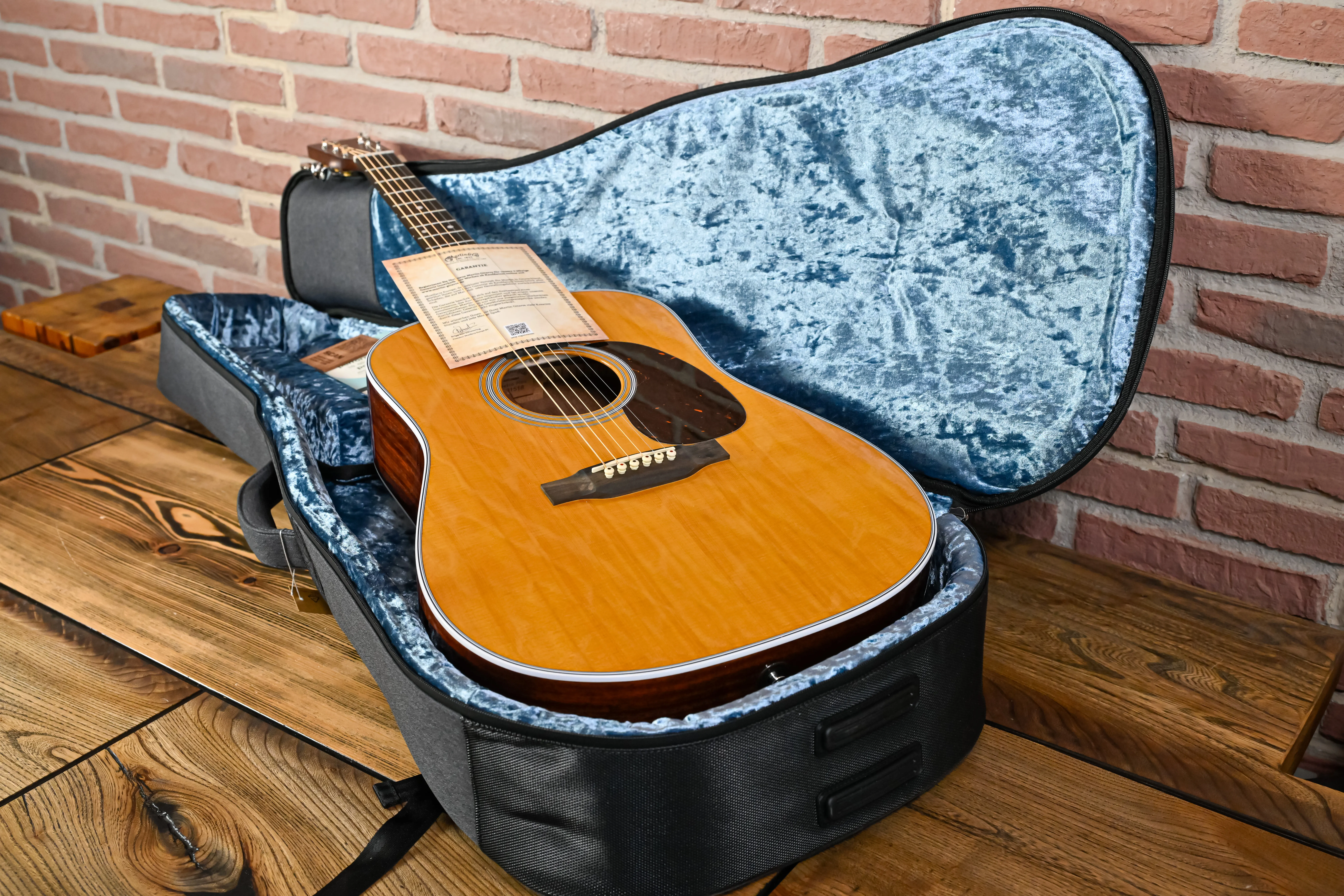 Martin DE Retro Plus Granadillo - Dreadnought Acoustic Guitar