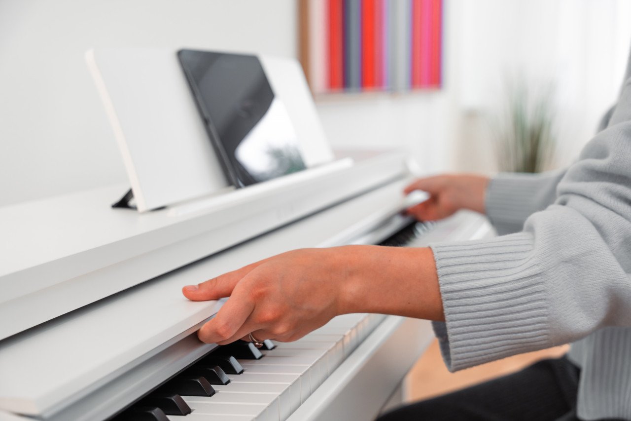 CX-102 W Digitalpiano Weiß satiniert