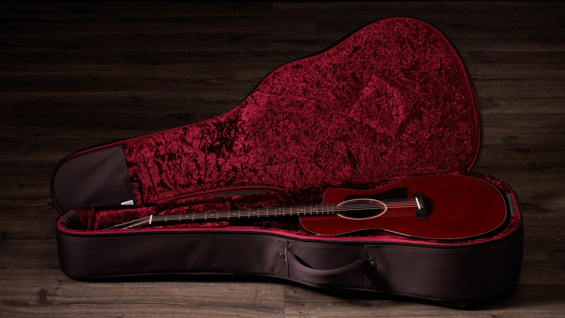 224ce Plus Special Edition, Trans Red