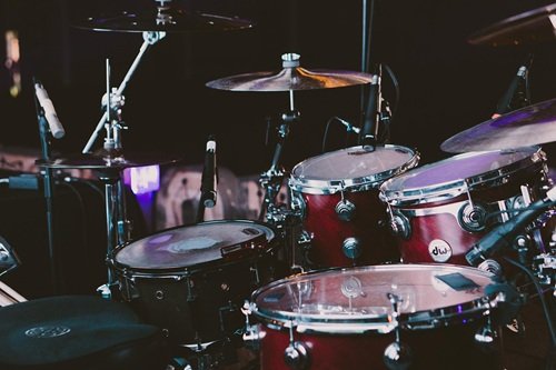 E-Schlagzeug versus akustisches Schlagzeug – sind E-Drums die Zukunft?