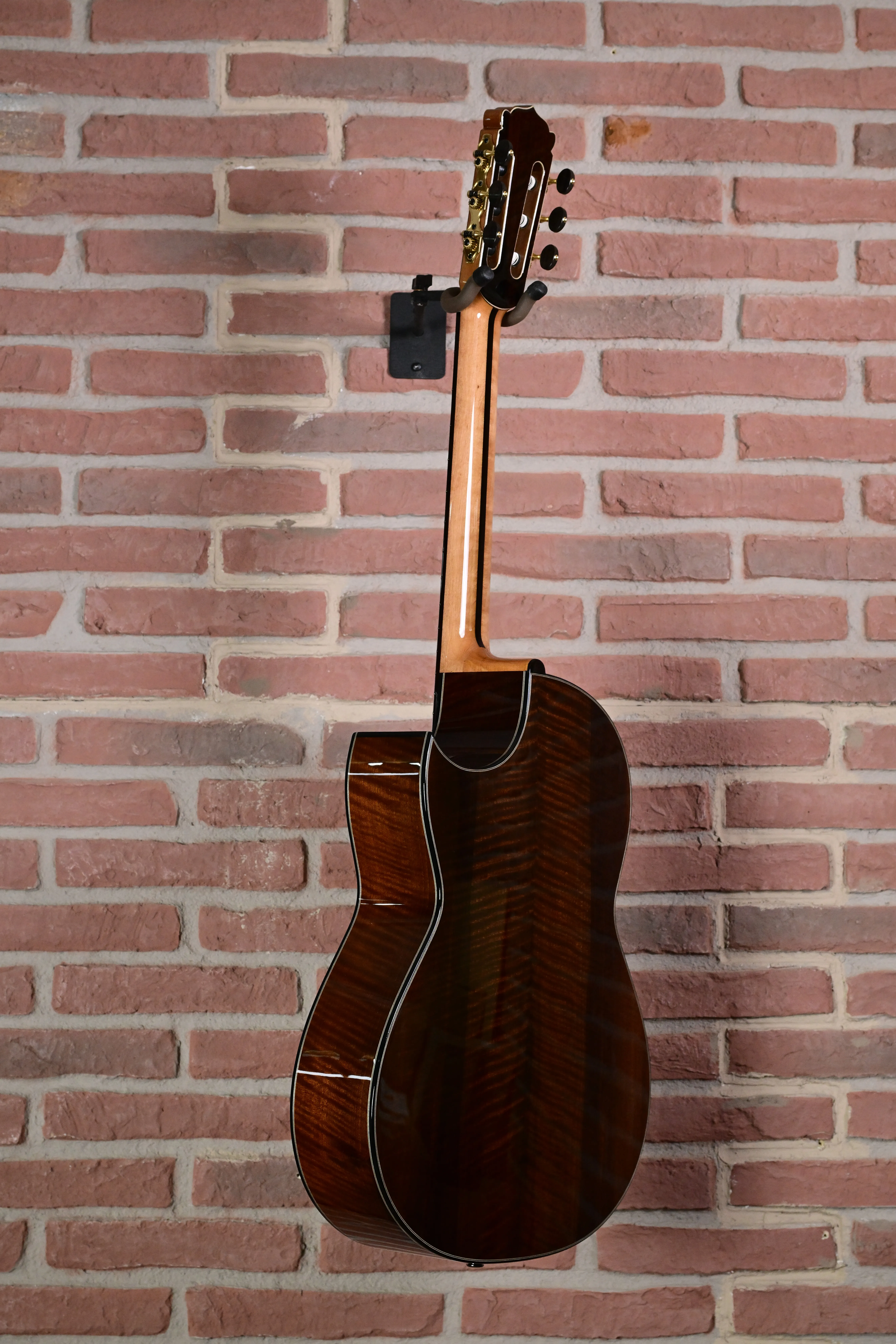 Crossover Nylonstringgitarre mit Udo Rösner Pickup