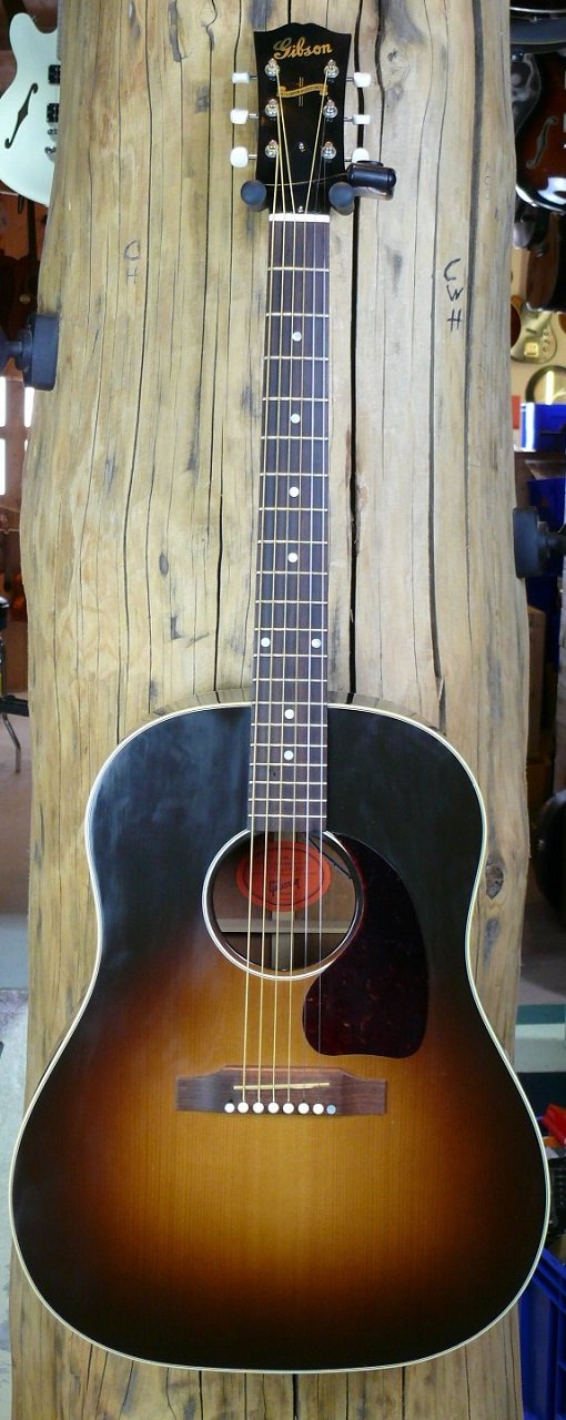 J-45 standard vintage sunburst, Baujahr 2011, used from Factory 1 Jahr Gewährleistung